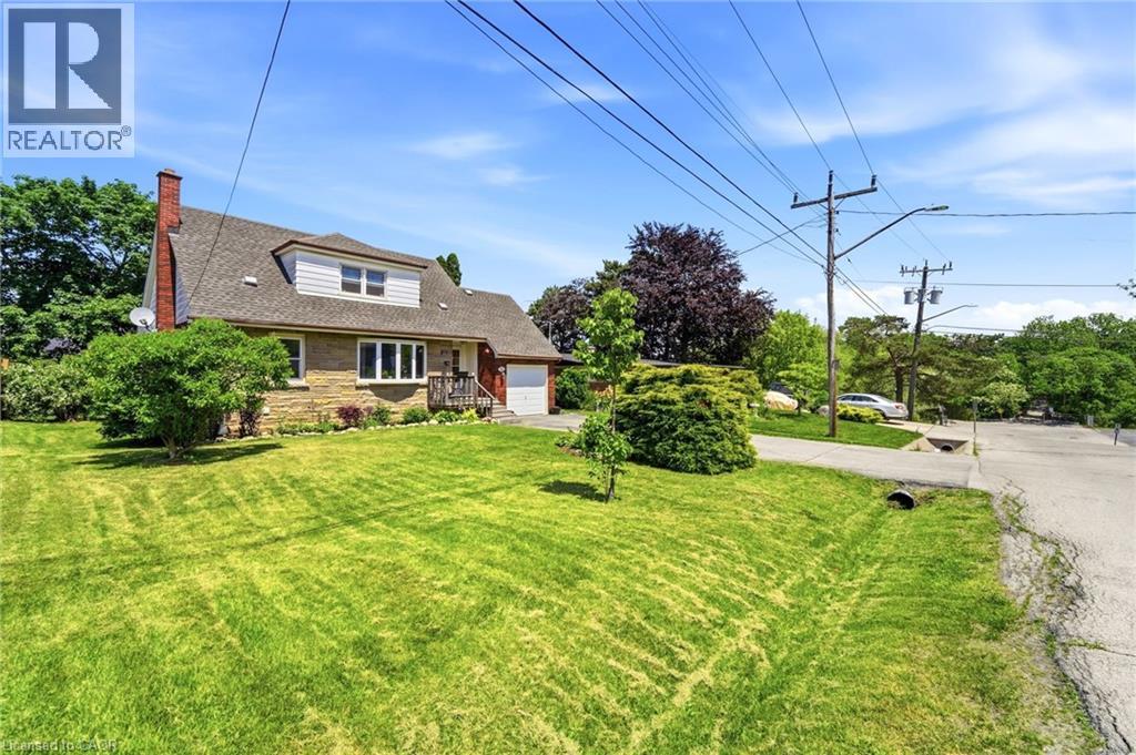 54 RANDALL Avenue - 2