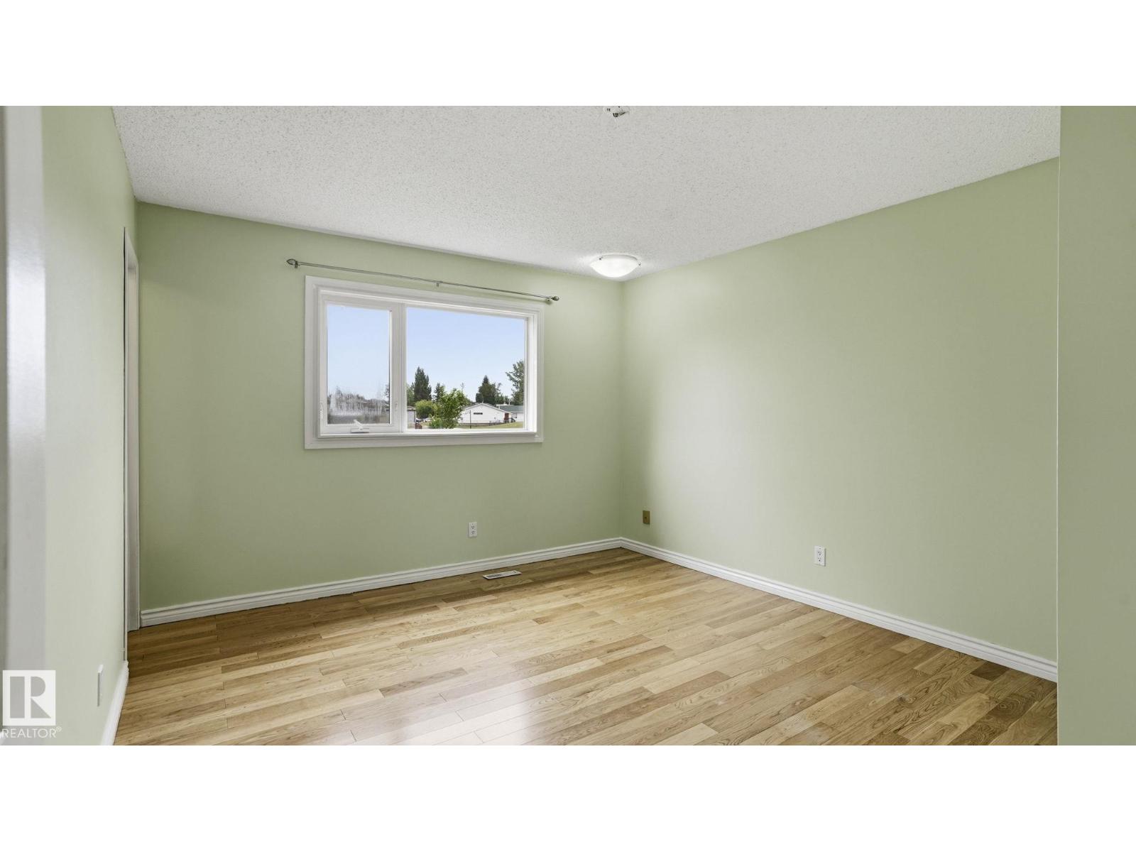 4309 47 ST - 13