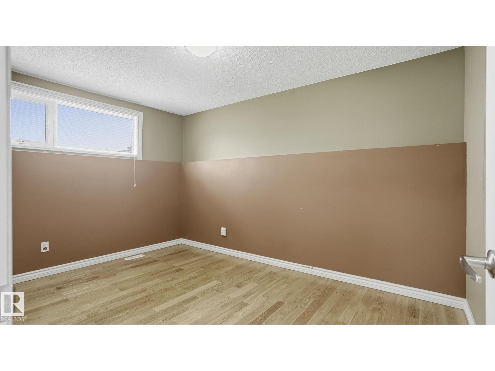 4309 47 ST - 21