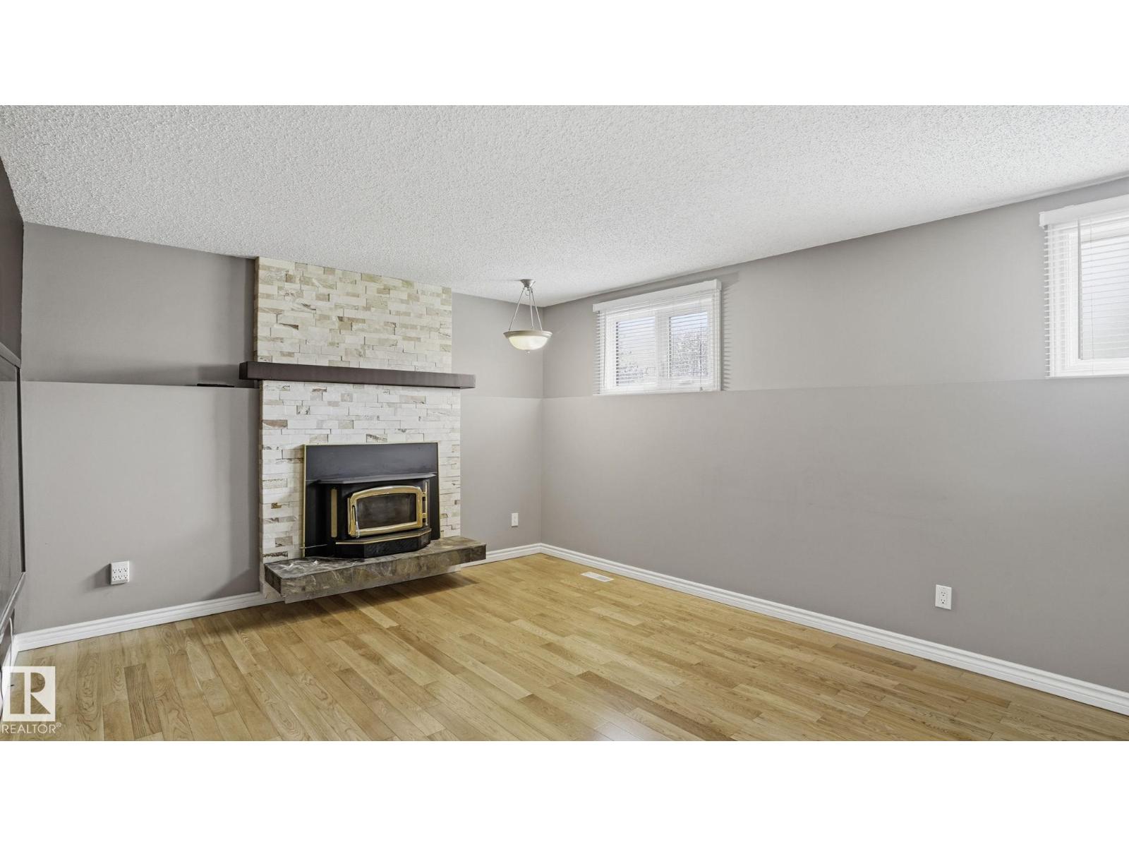 4309 47 ST - 22