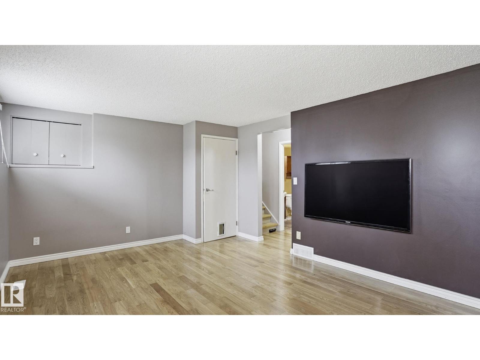 4309 47 ST - 24