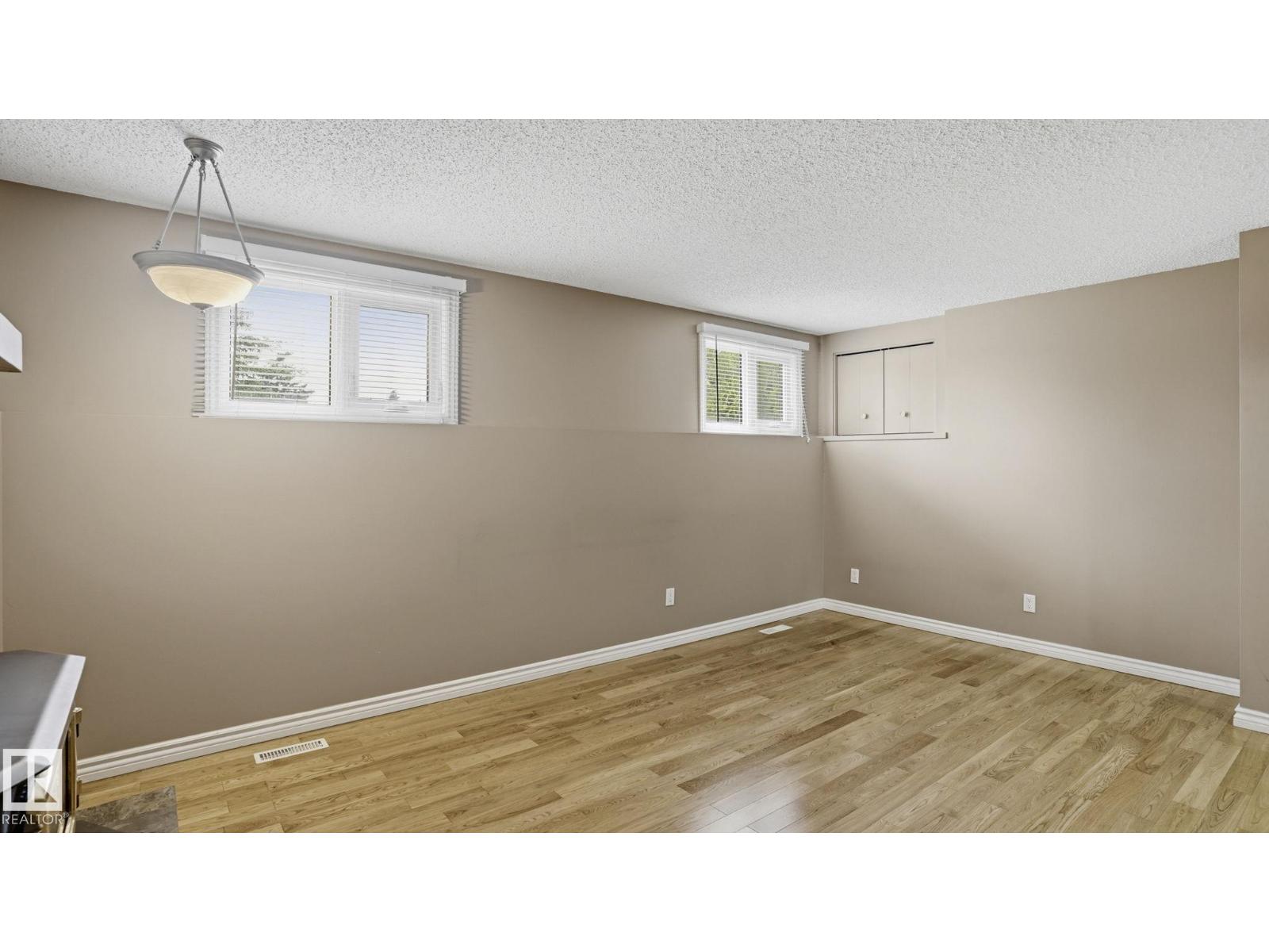 4309 47 ST - 25