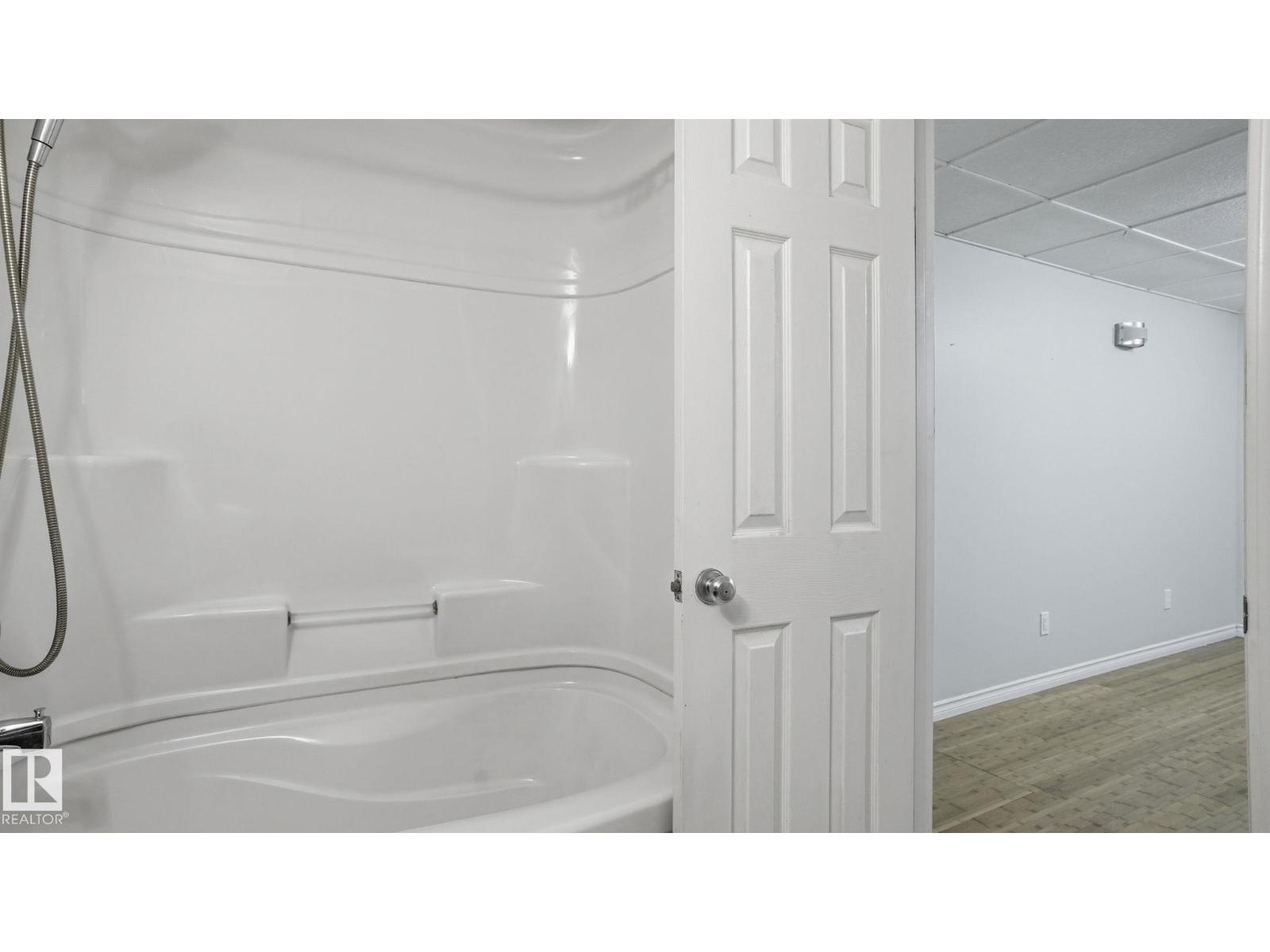 4309 47 ST - 29
