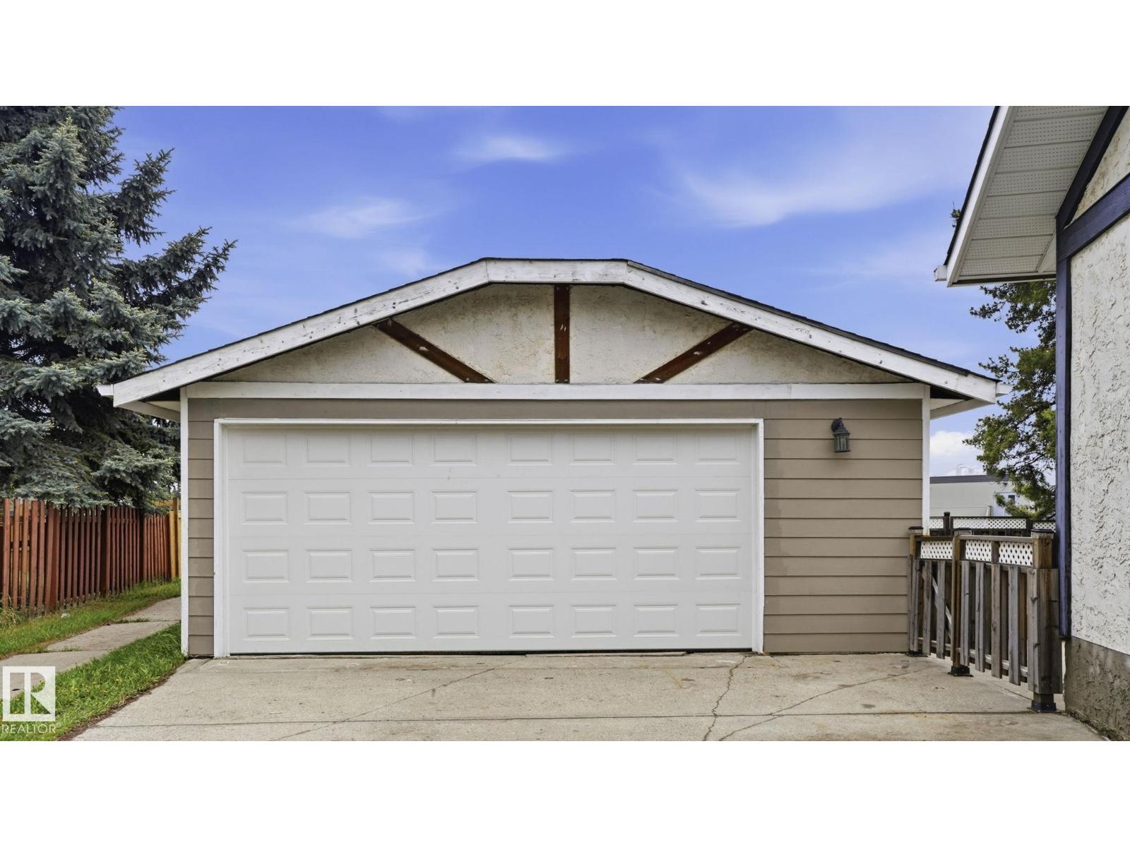 4309 47 ST - 40