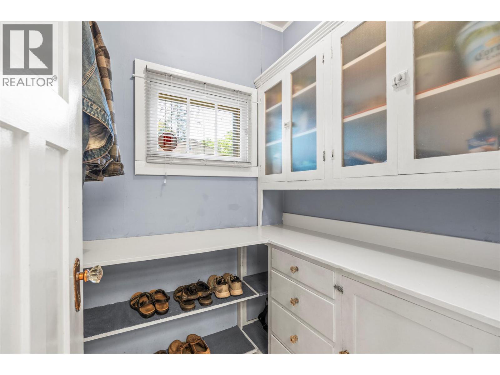 2400 32 Avenue - 43