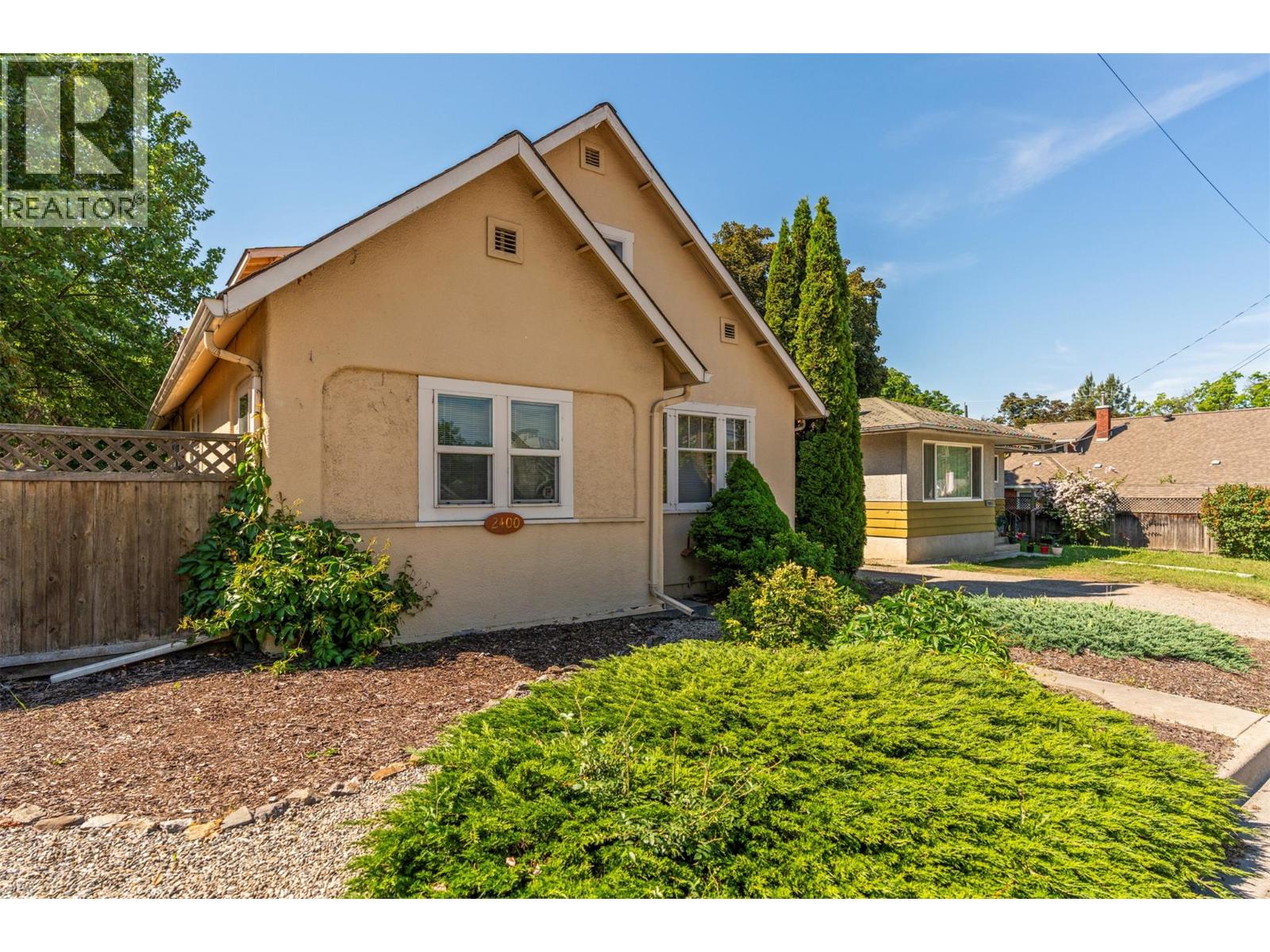 2400 32 Avenue - 21