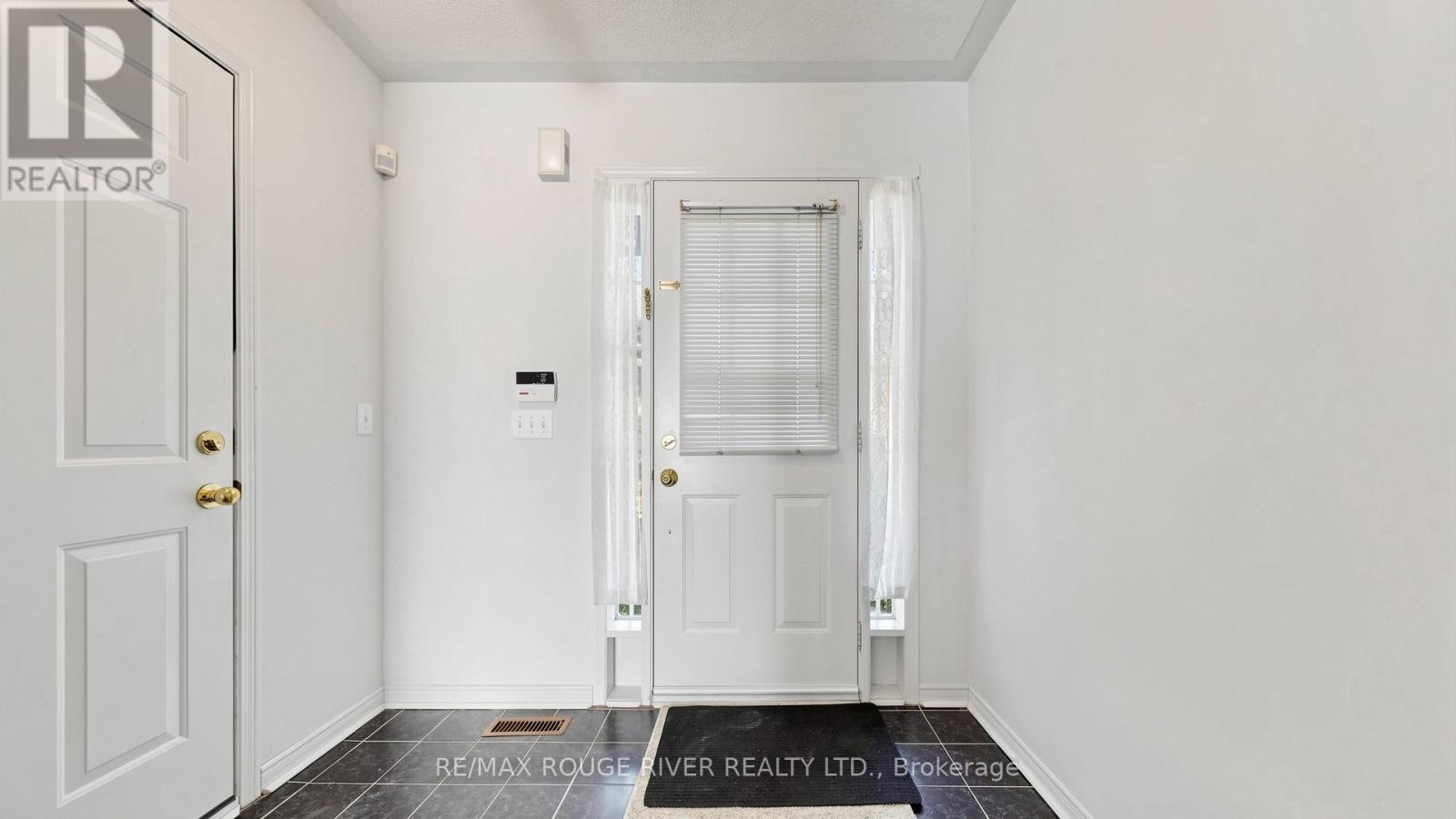 4 TROWELL LANE - 4