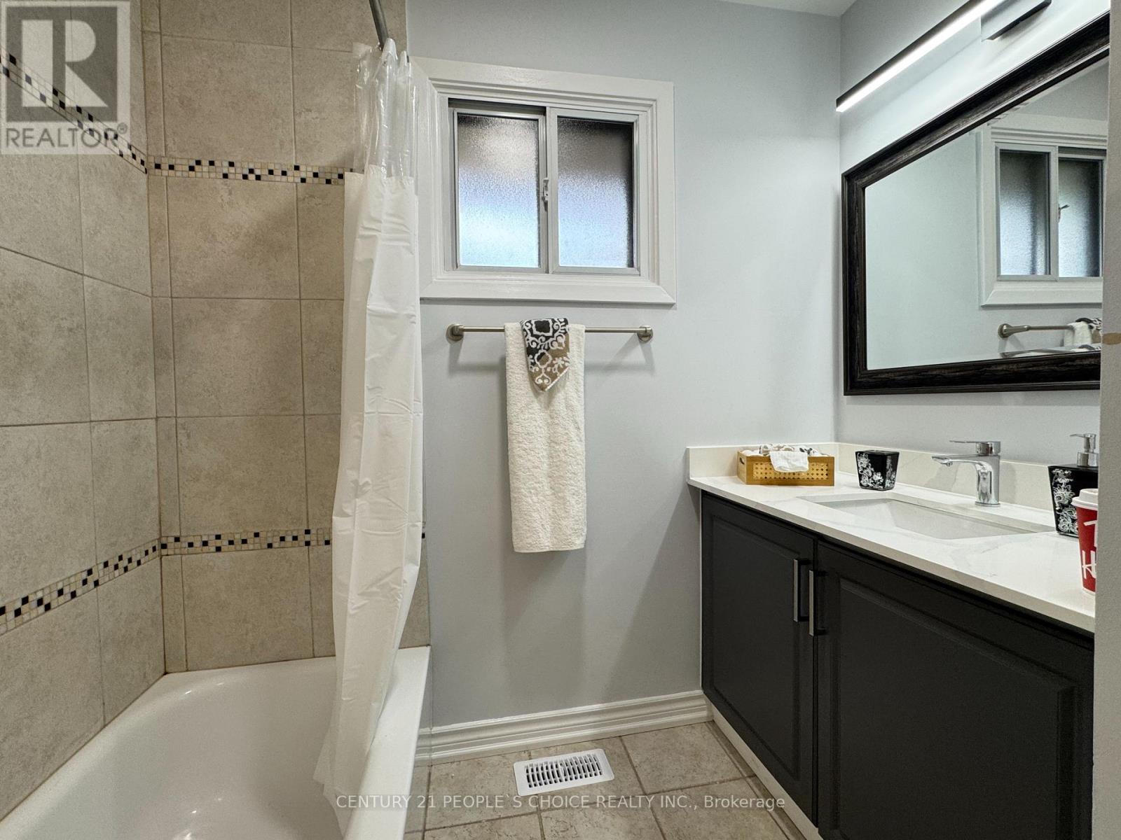 586 CENTRAL PK BOULEVARD N - 9