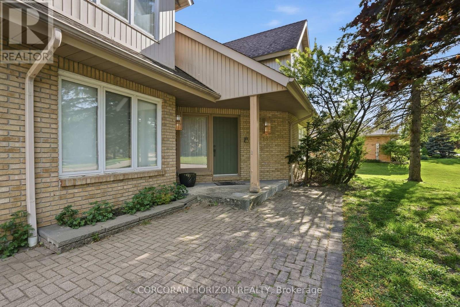 18 CURTIS CRESCENT - 3