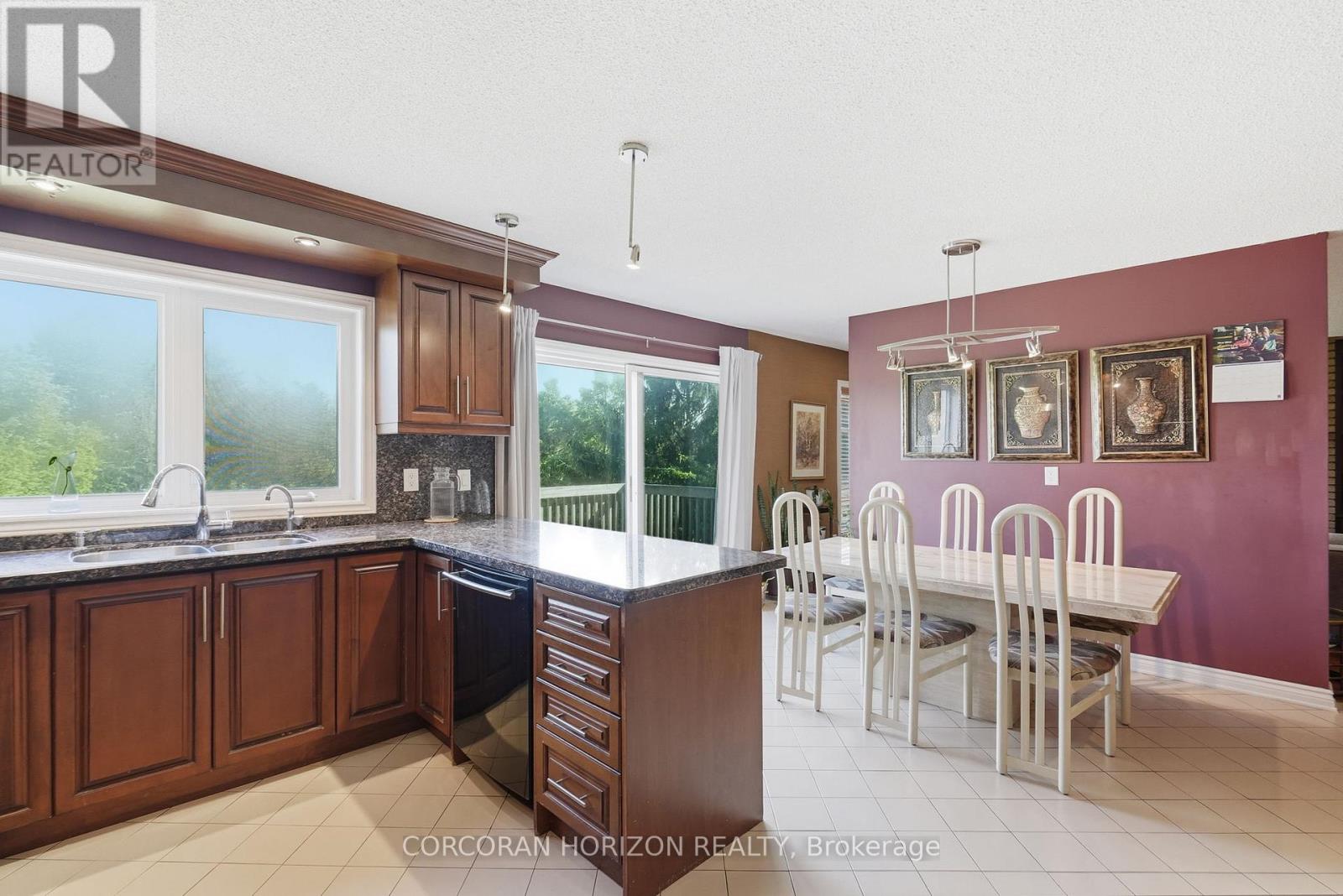 18 CURTIS CRESCENT - 8