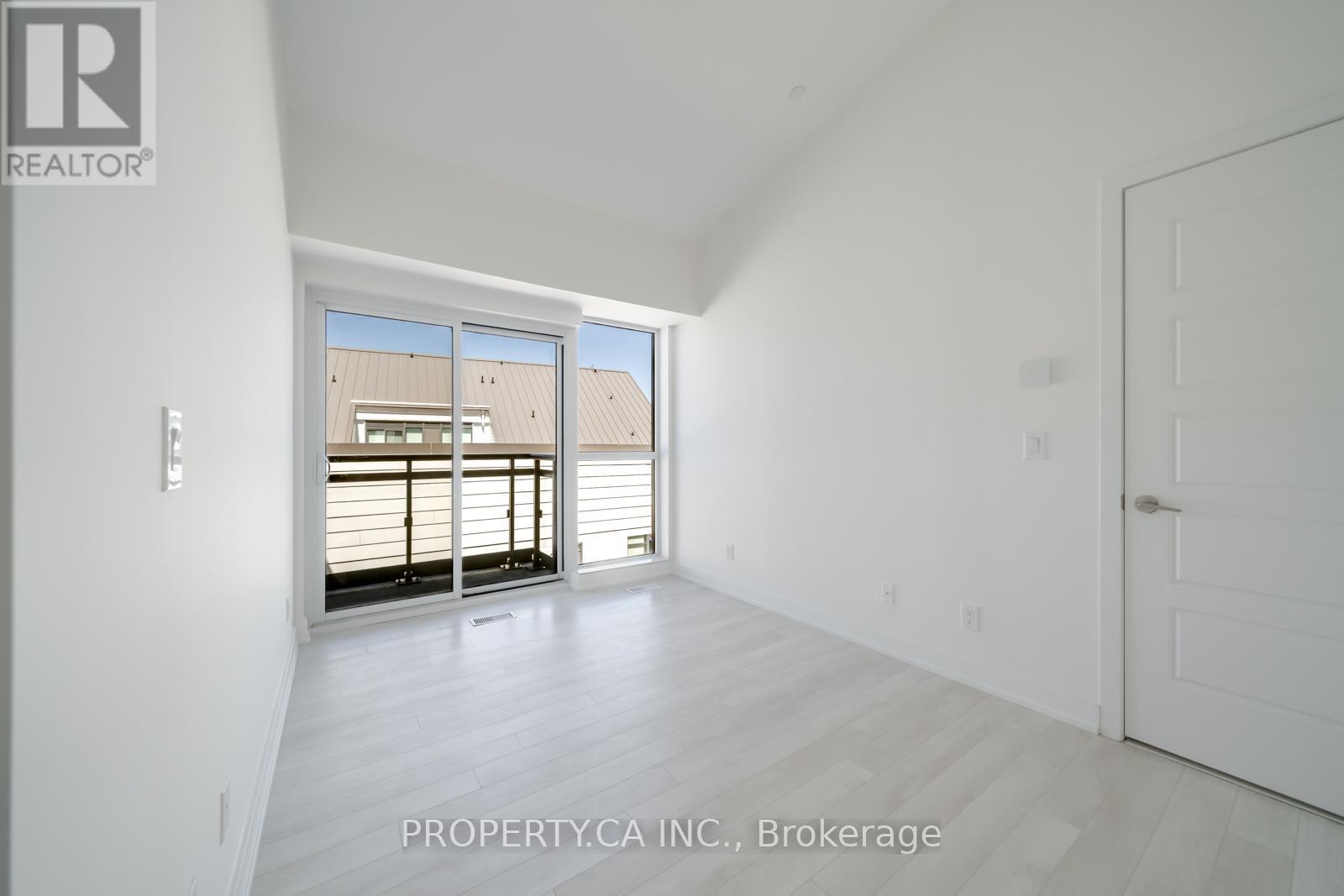 #130 331 BROWARD WAY - 14