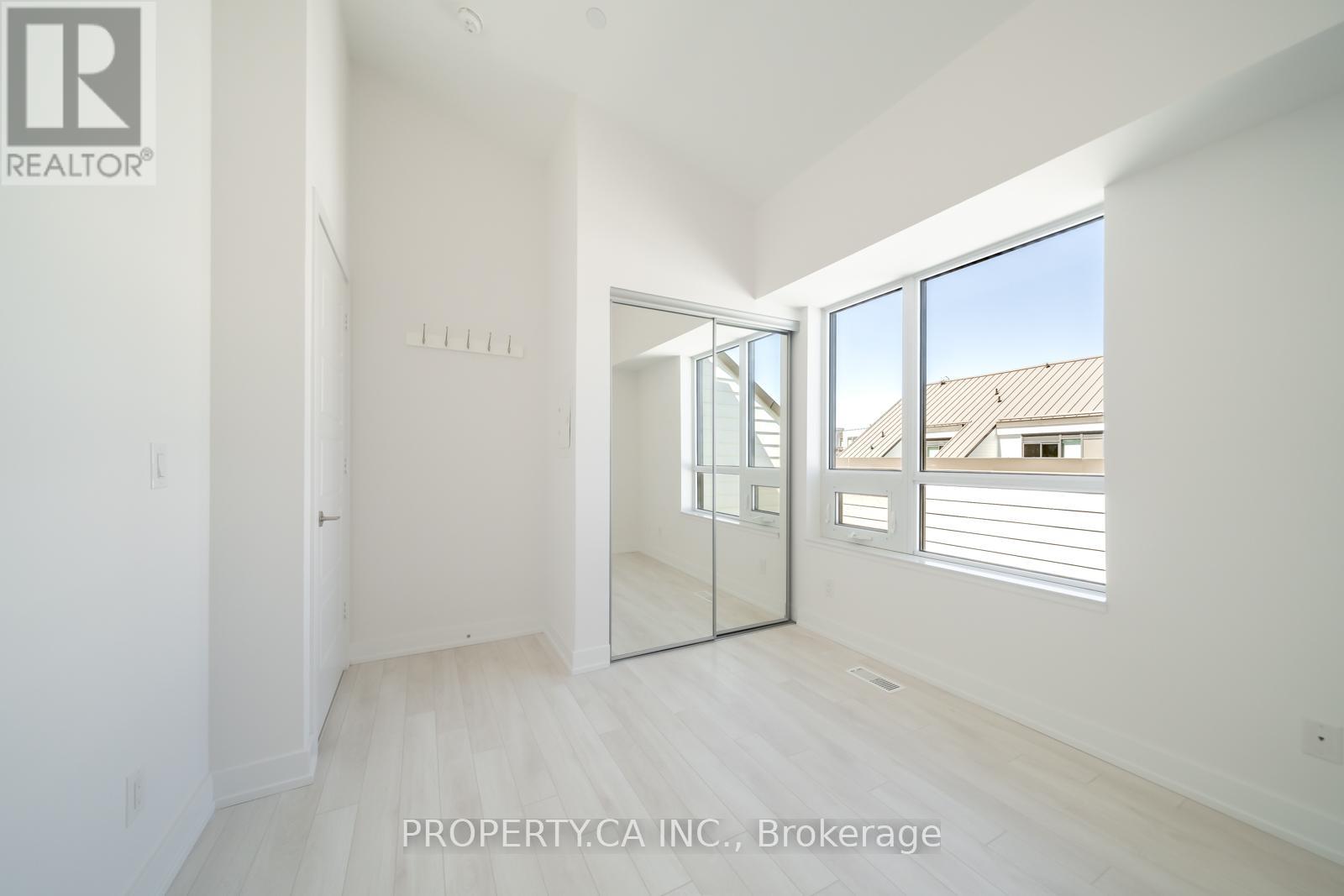 #130 331 BROWARD WAY - 20