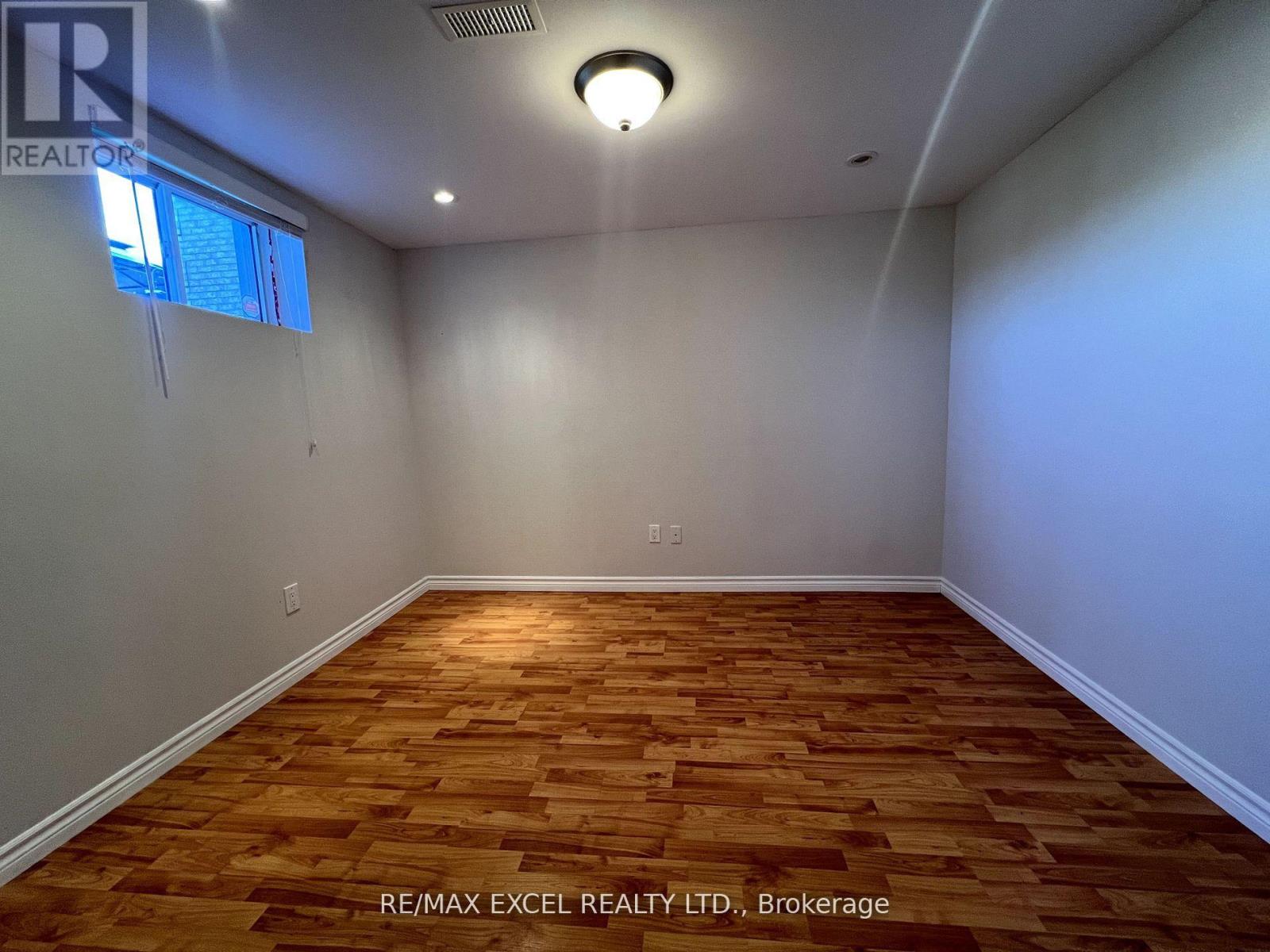330 CALVERT ROAD - 33