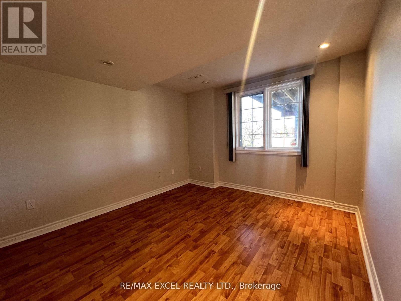 330 CALVERT ROAD - 13