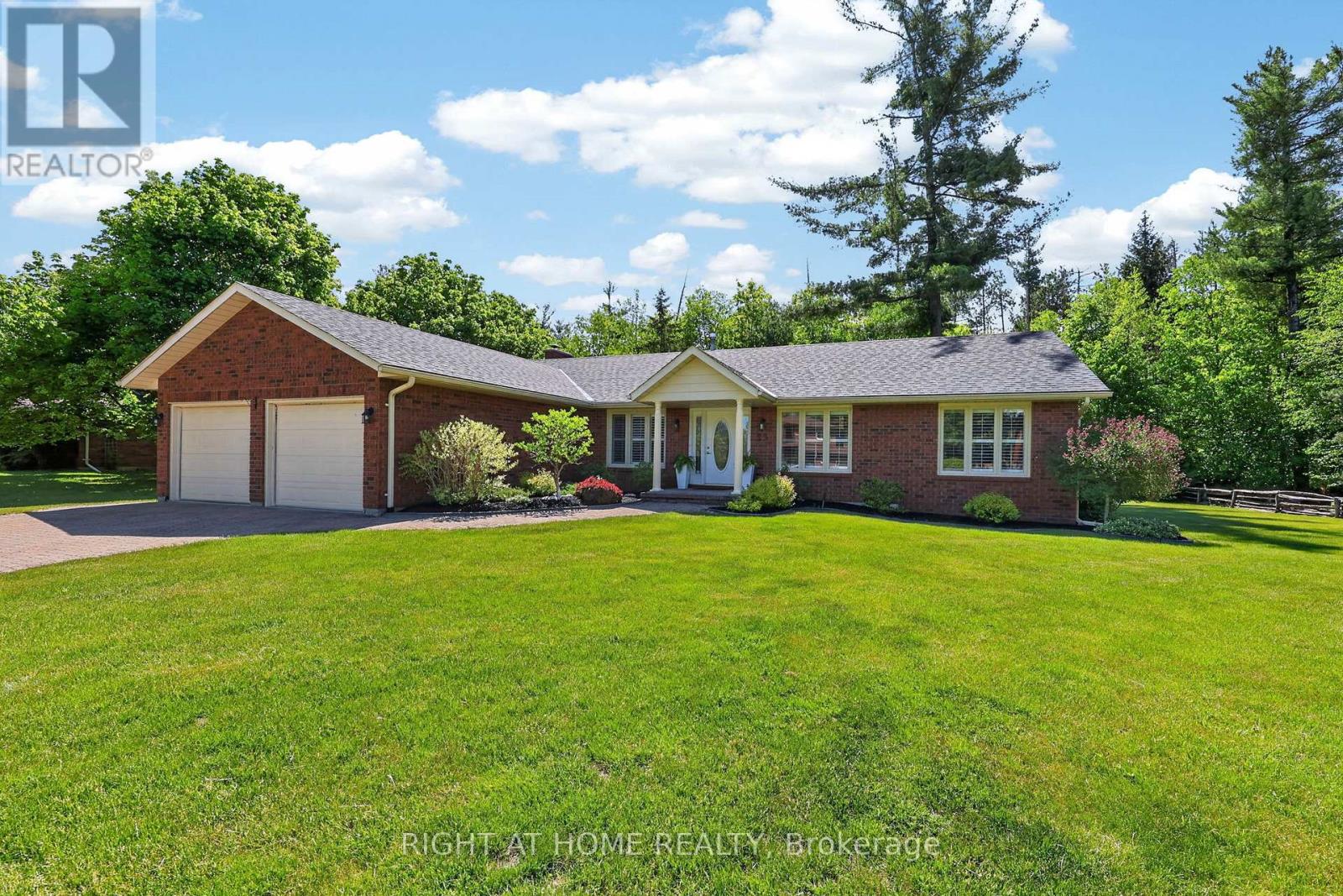 Midhurst Ranch Bungalow, 3.1 Bedrooms, 2.1 Baths