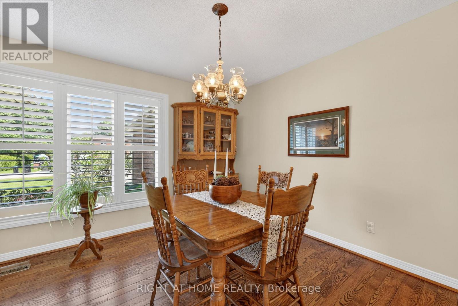 23 HOLLOWAY LANE - 13