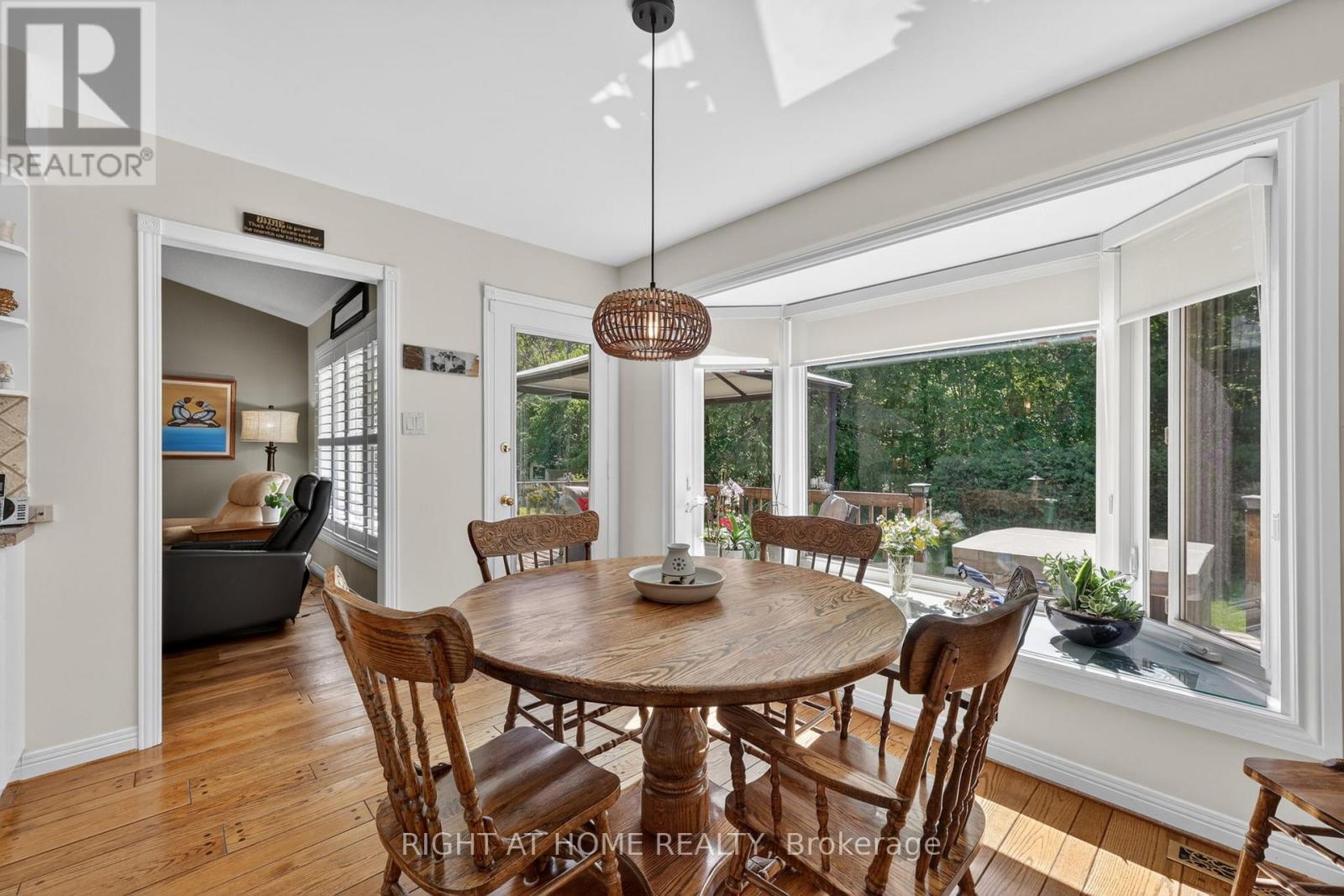 23 HOLLOWAY LANE - 21