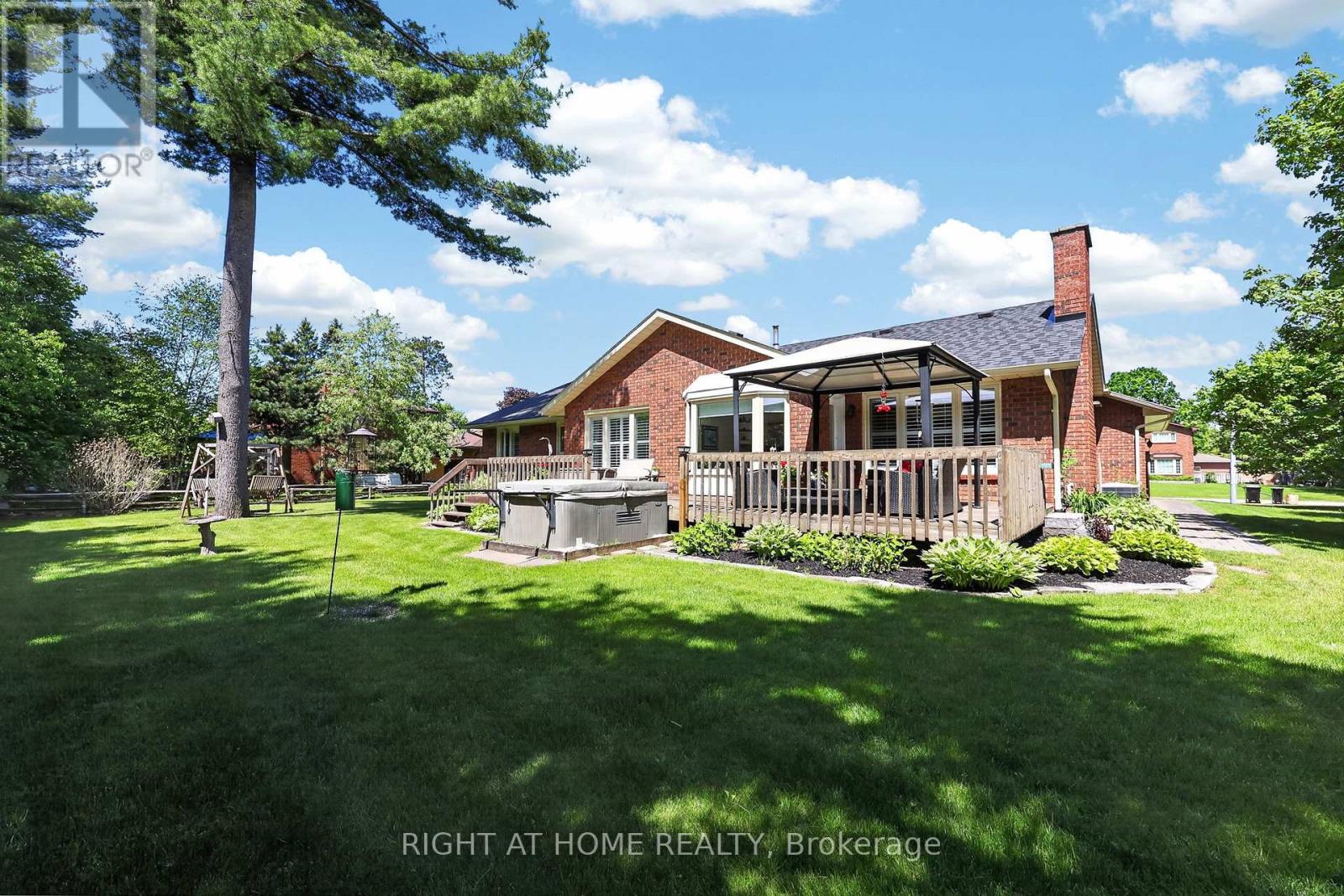 23 HOLLOWAY LANE - 47