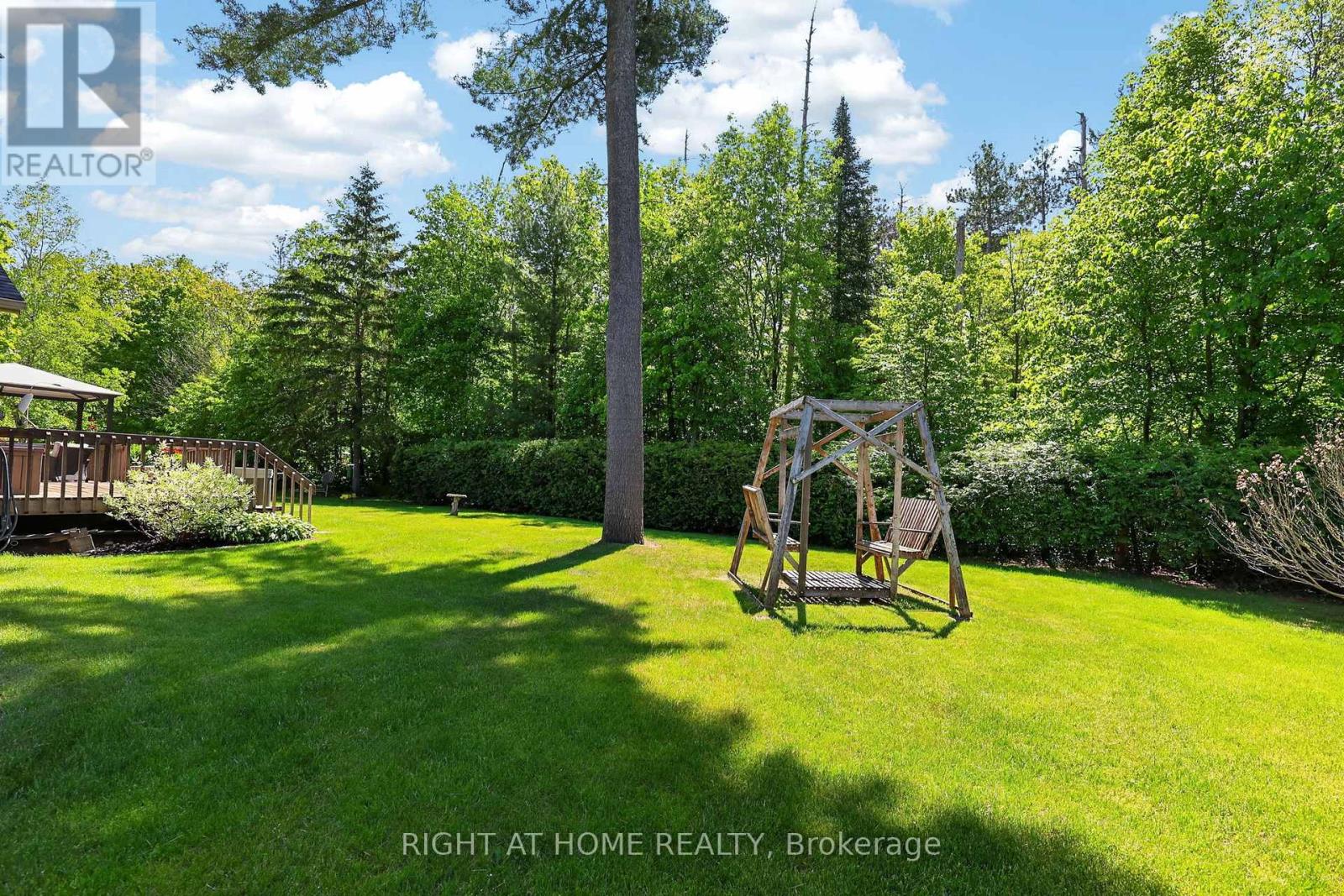 23 HOLLOWAY LANE - 48