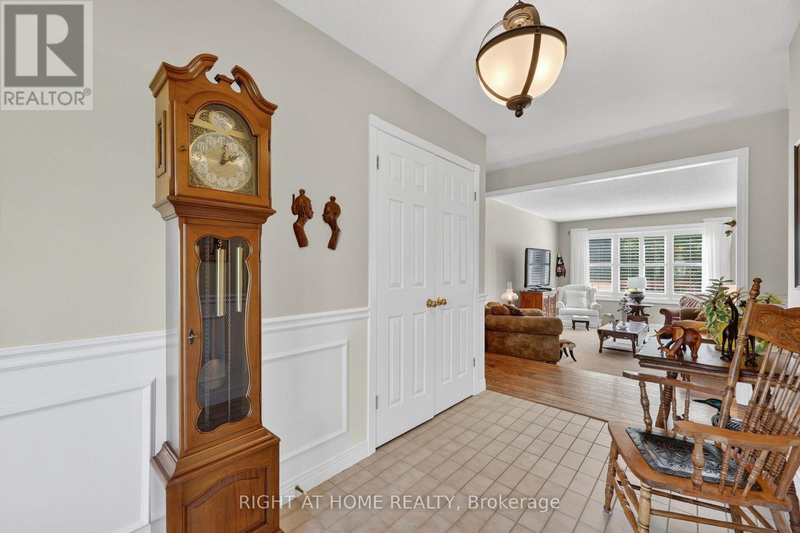 23 HOLLOWAY LANE - 6