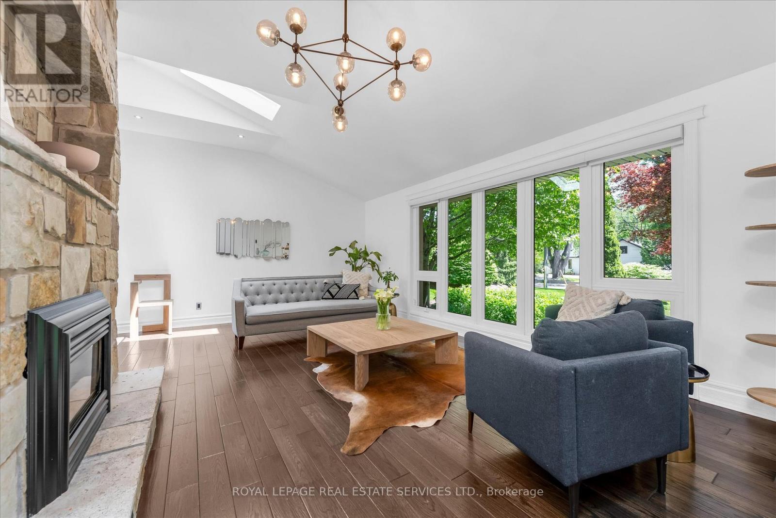 4163 LAKESHORE ROAD - 10