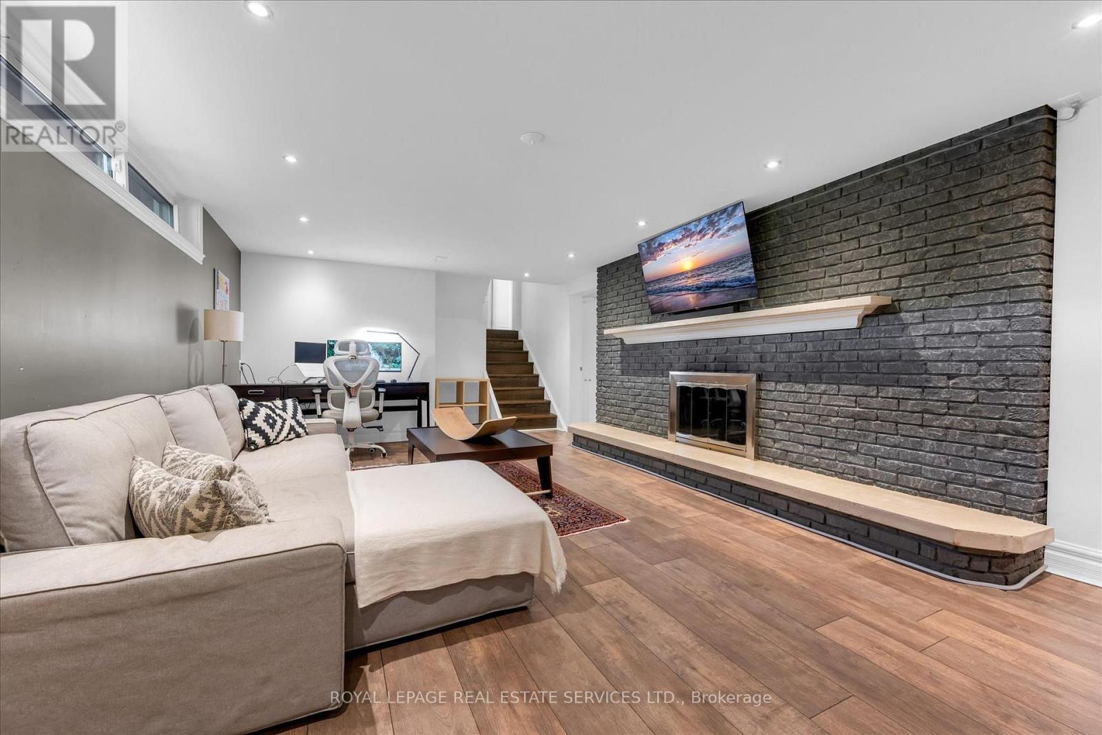 4163 LAKESHORE ROAD - 18