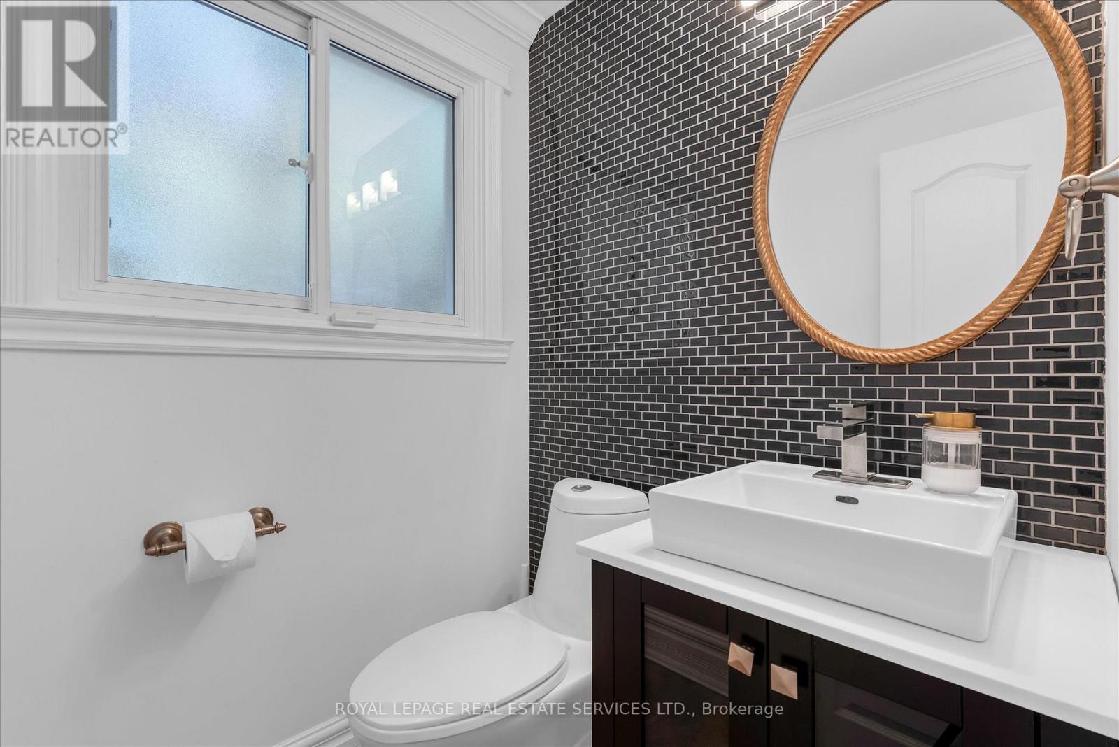 4163 LAKESHORE ROAD - 22