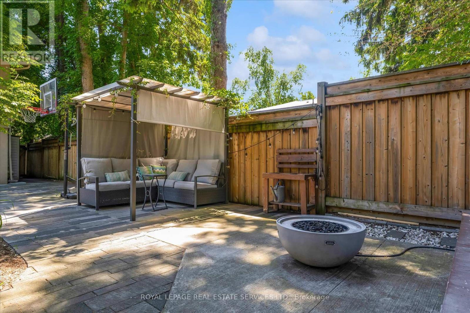 4163 LAKESHORE ROAD - 36