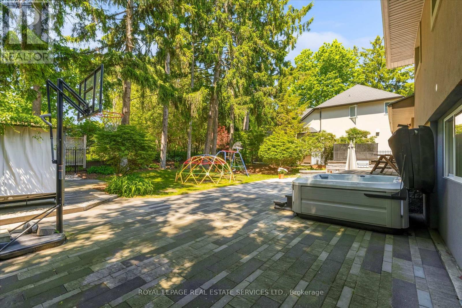 4163 LAKESHORE ROAD - 38