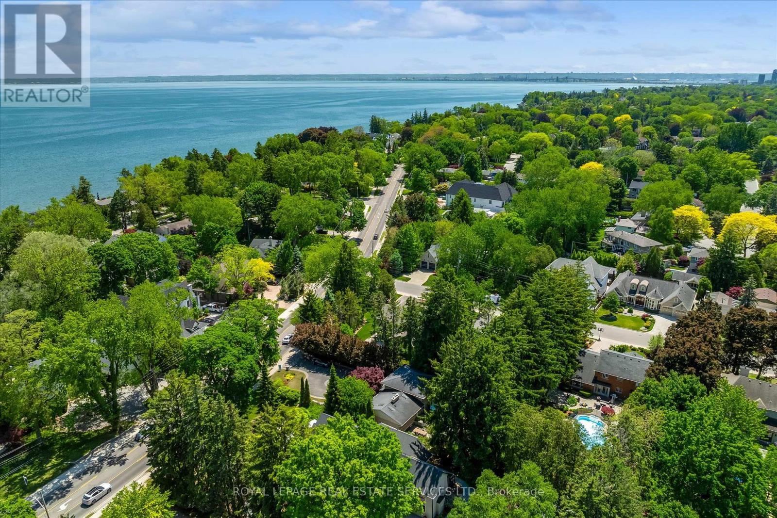 4163 LAKESHORE ROAD - 42
