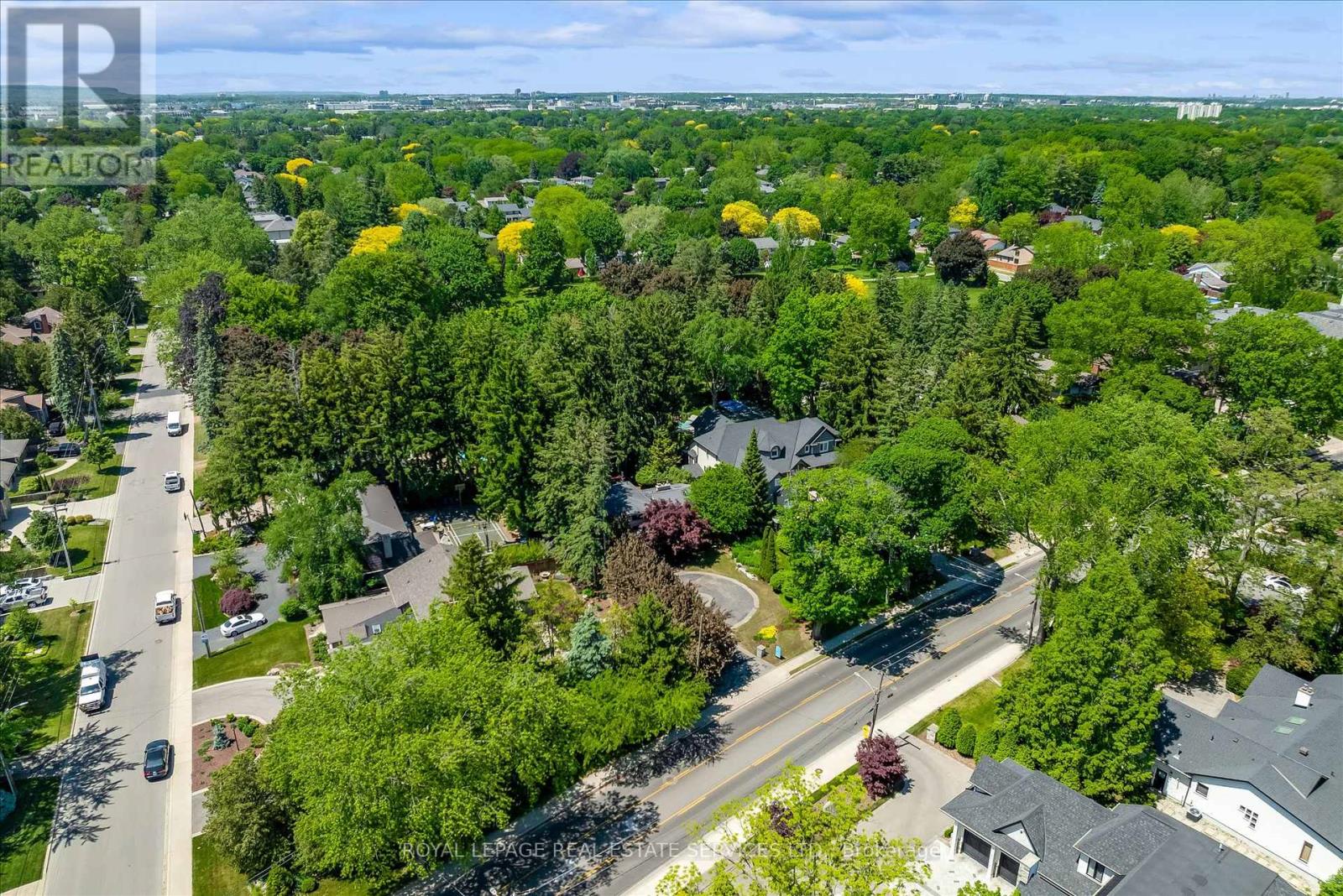 4163 LAKESHORE ROAD - 43