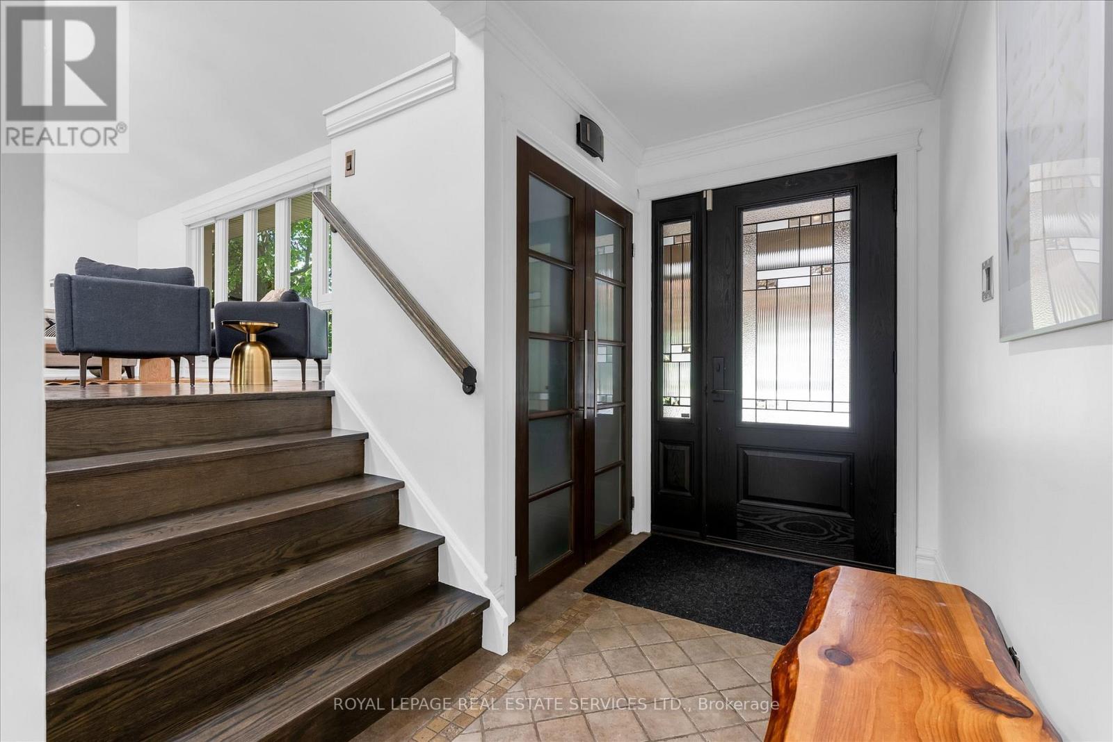 4163 LAKESHORE ROAD - 7
