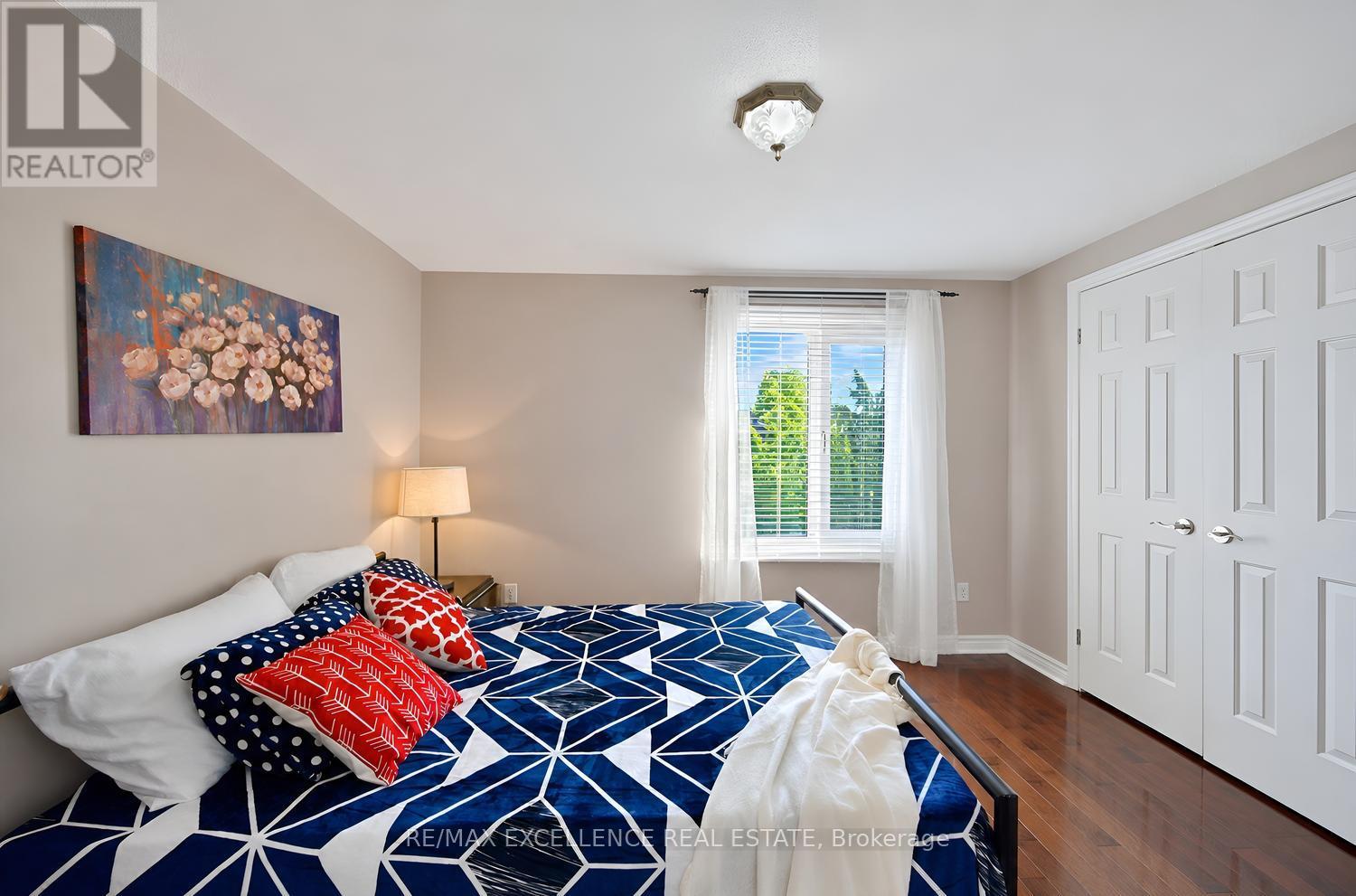 24 LILLY CRESCENT - 24