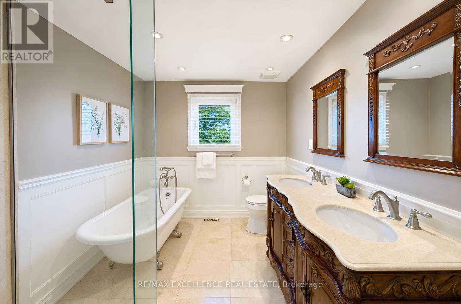 24 LILLY CRESCENT - 25