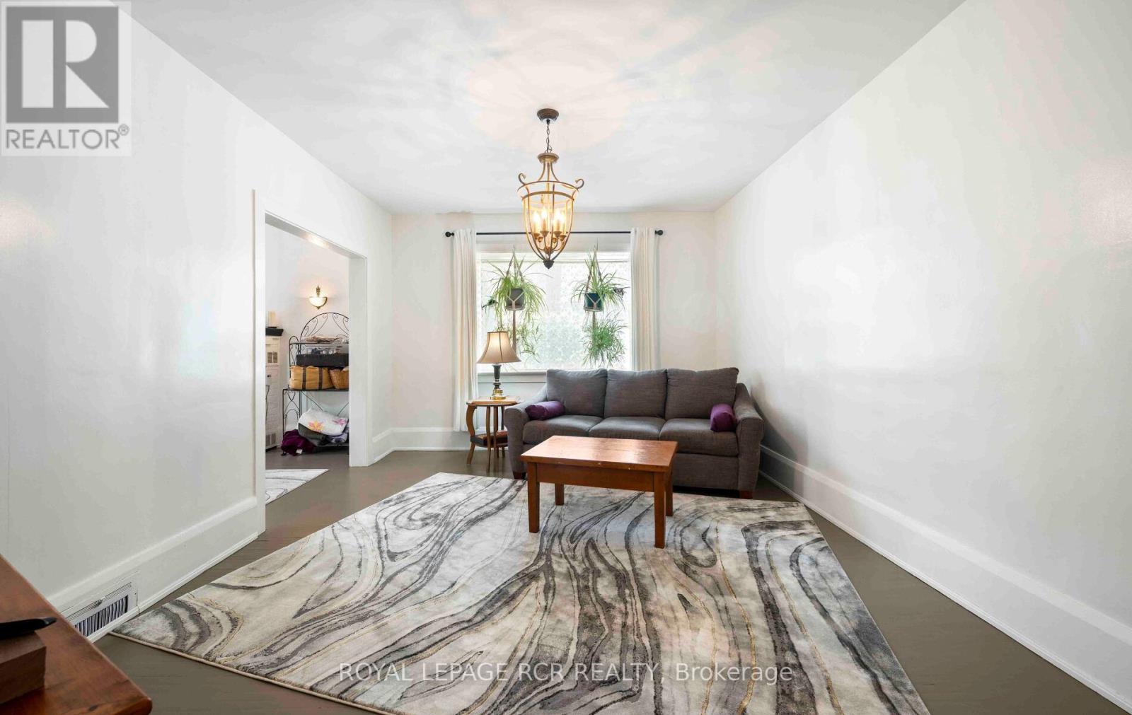7 THIRD AVENUE - 13