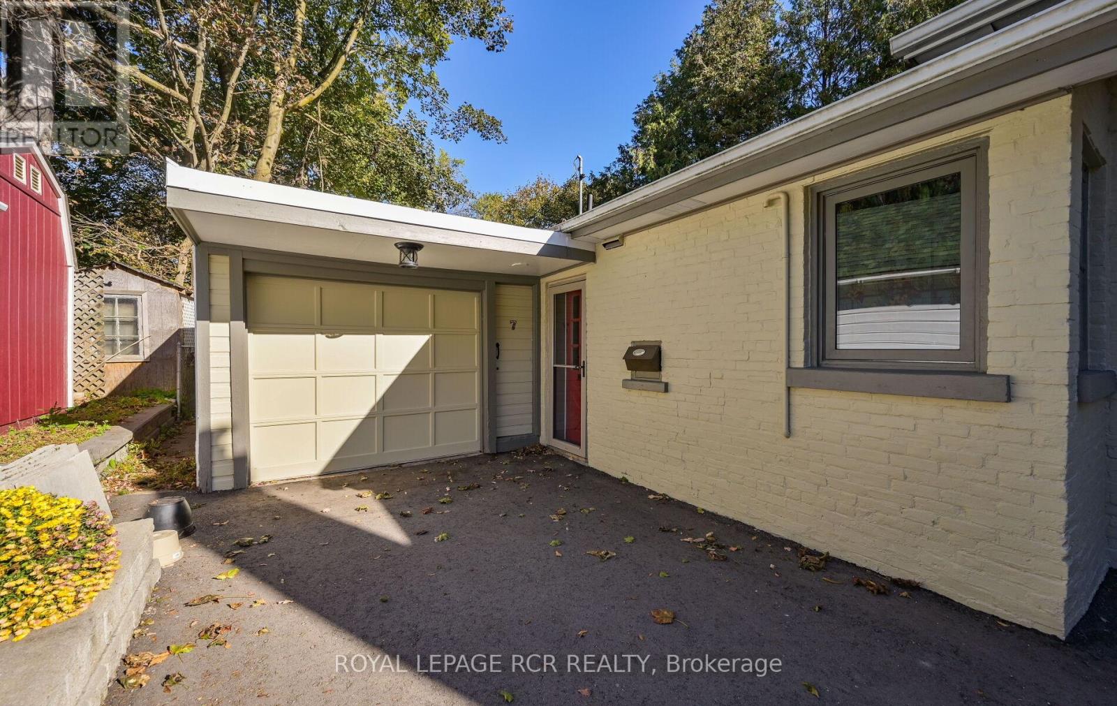 7 THIRD AVENUE - 21