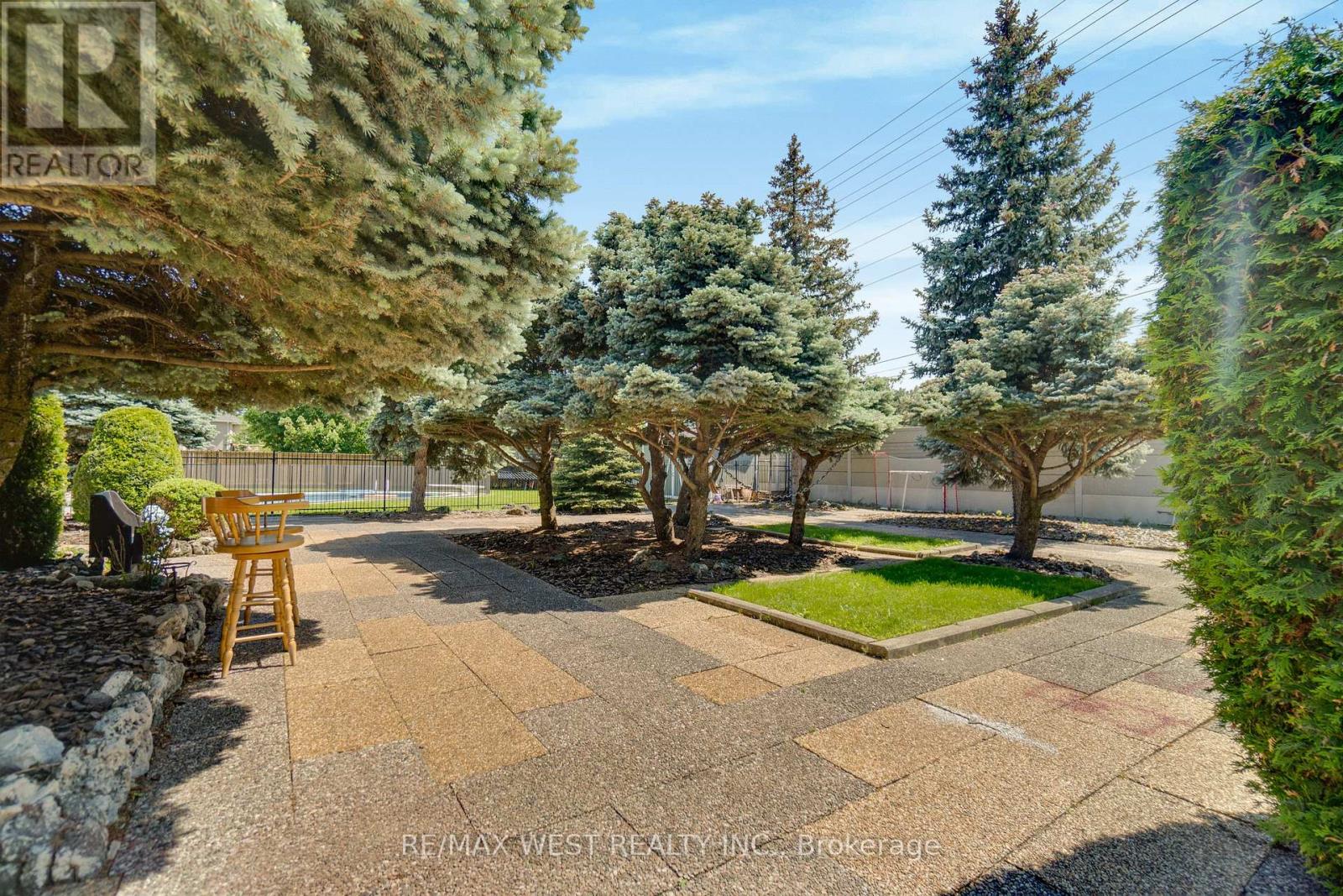 2765 BUSHLAND CRESCENT - 9