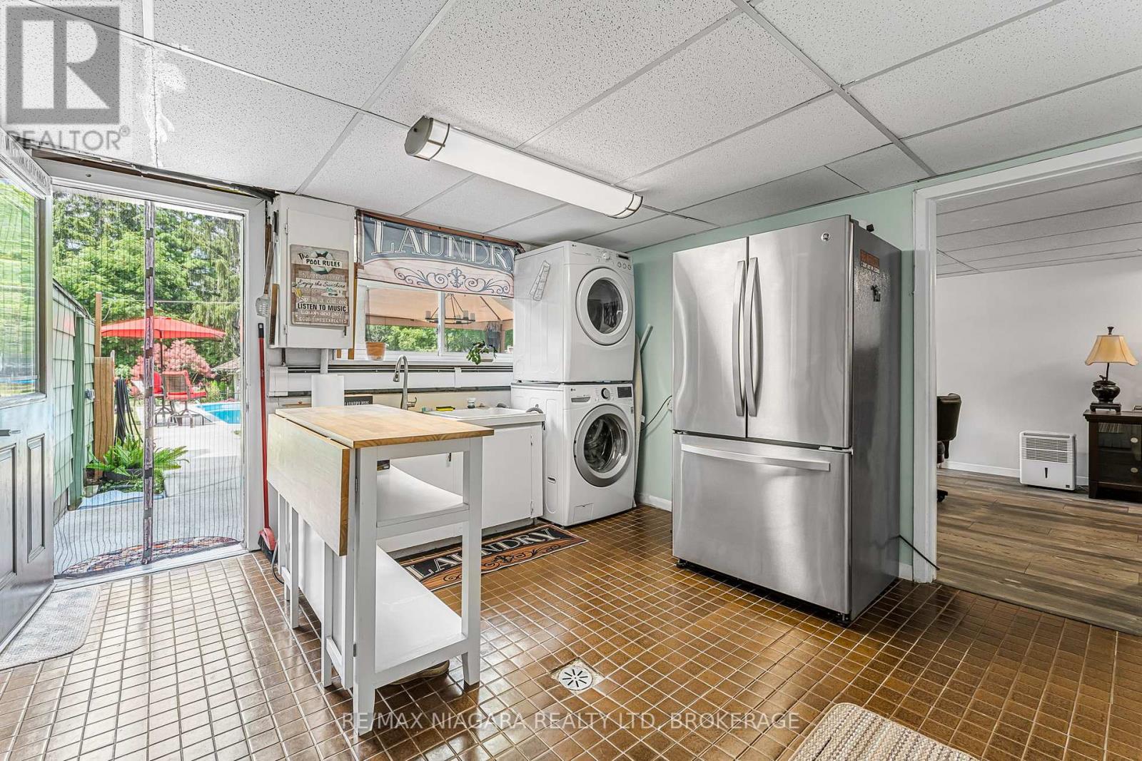 671 RIDGE ROAD N - 26