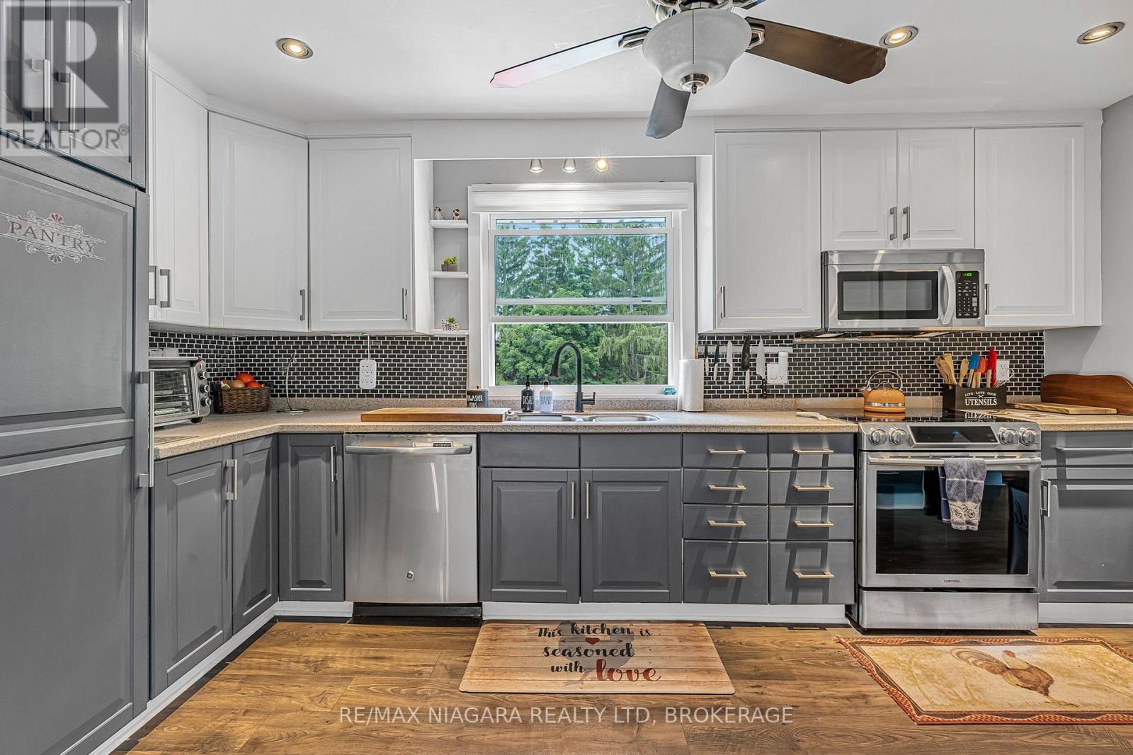671 RIDGE ROAD N - 7