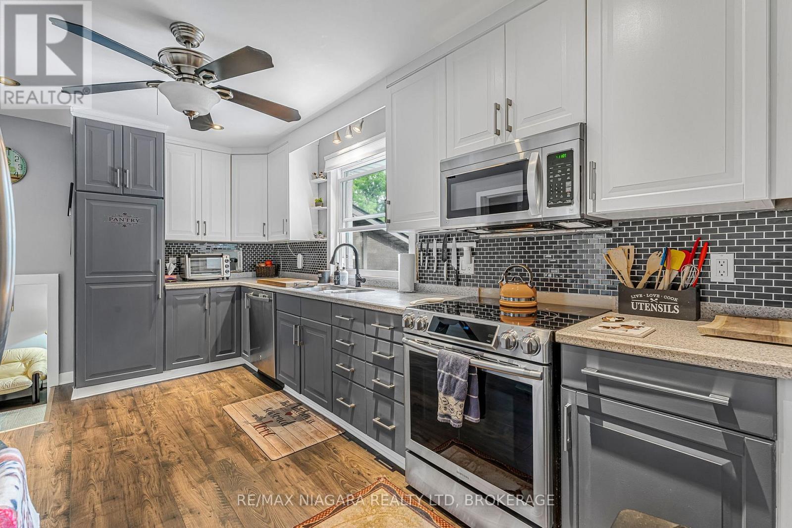671 RIDGE ROAD N - 8