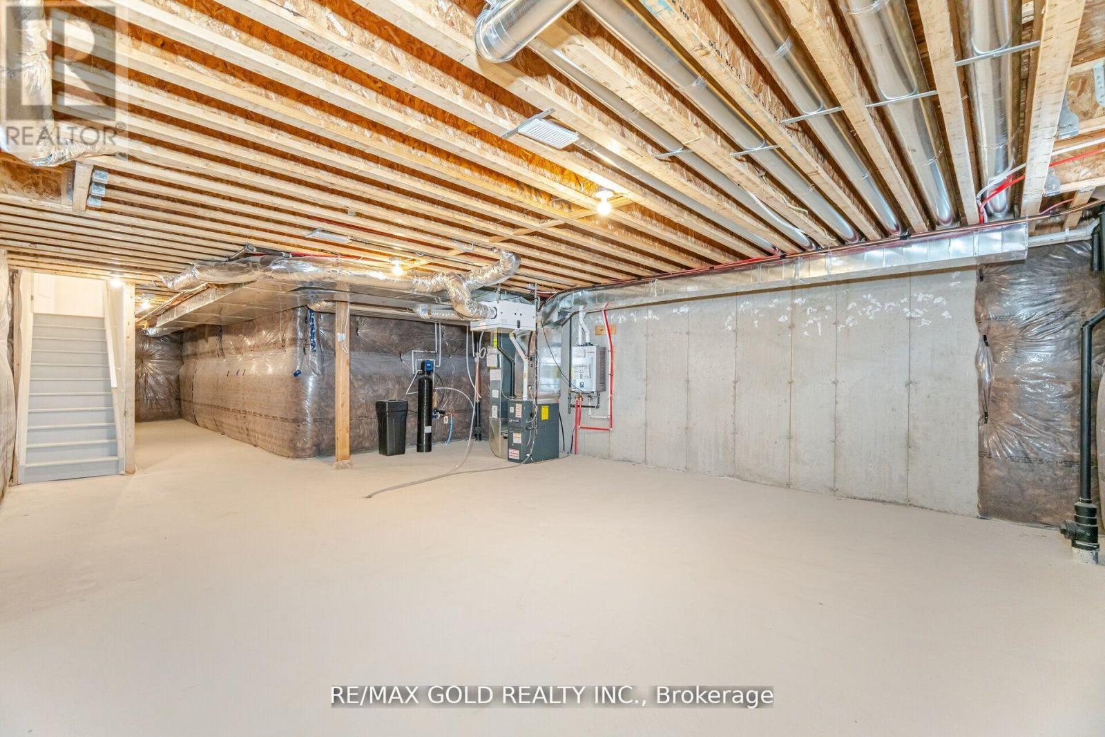 109 MOLOZZI STREET - 38