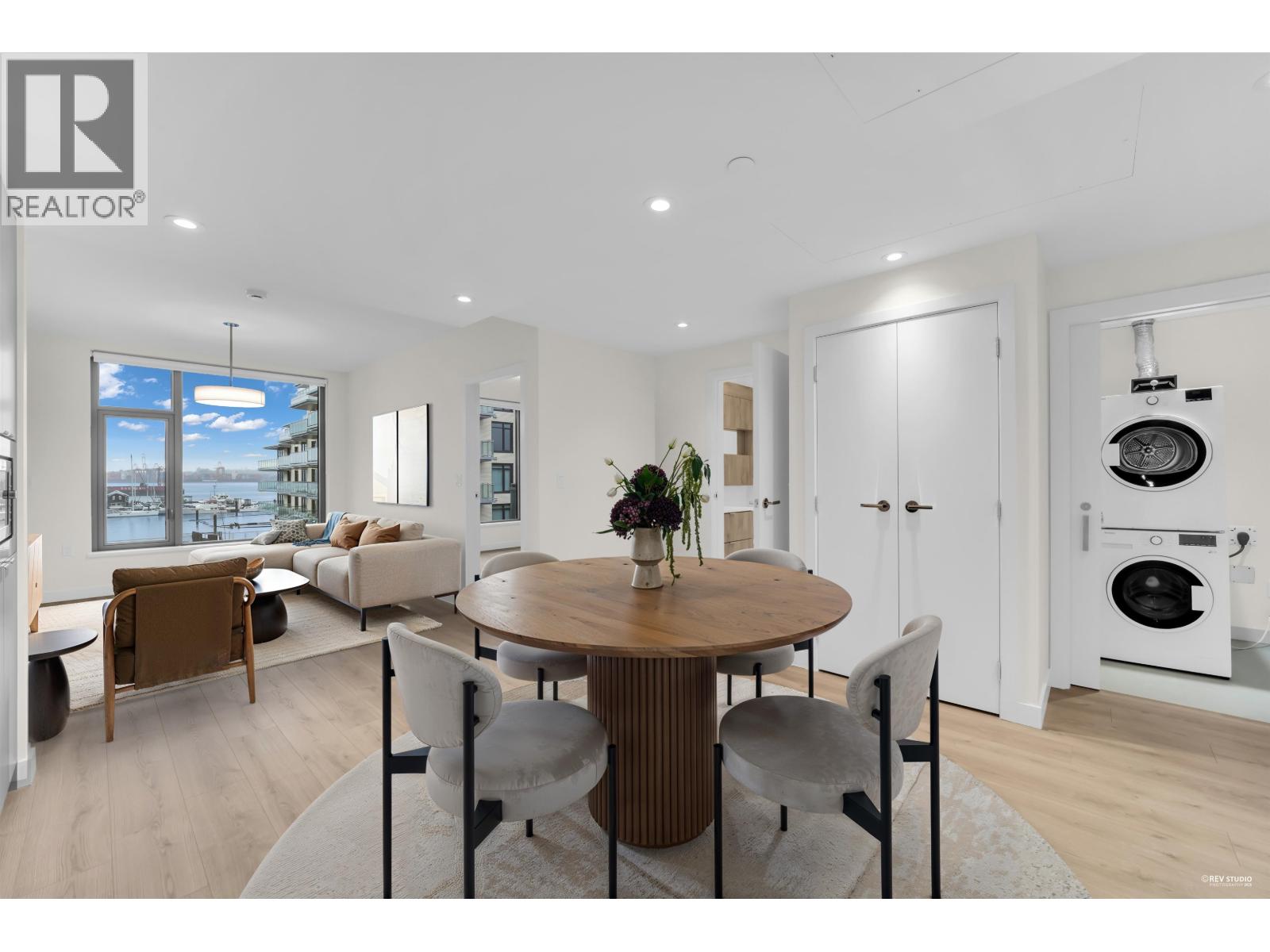 401 755 HARBOURSIDE DRIVE, North Vancouver