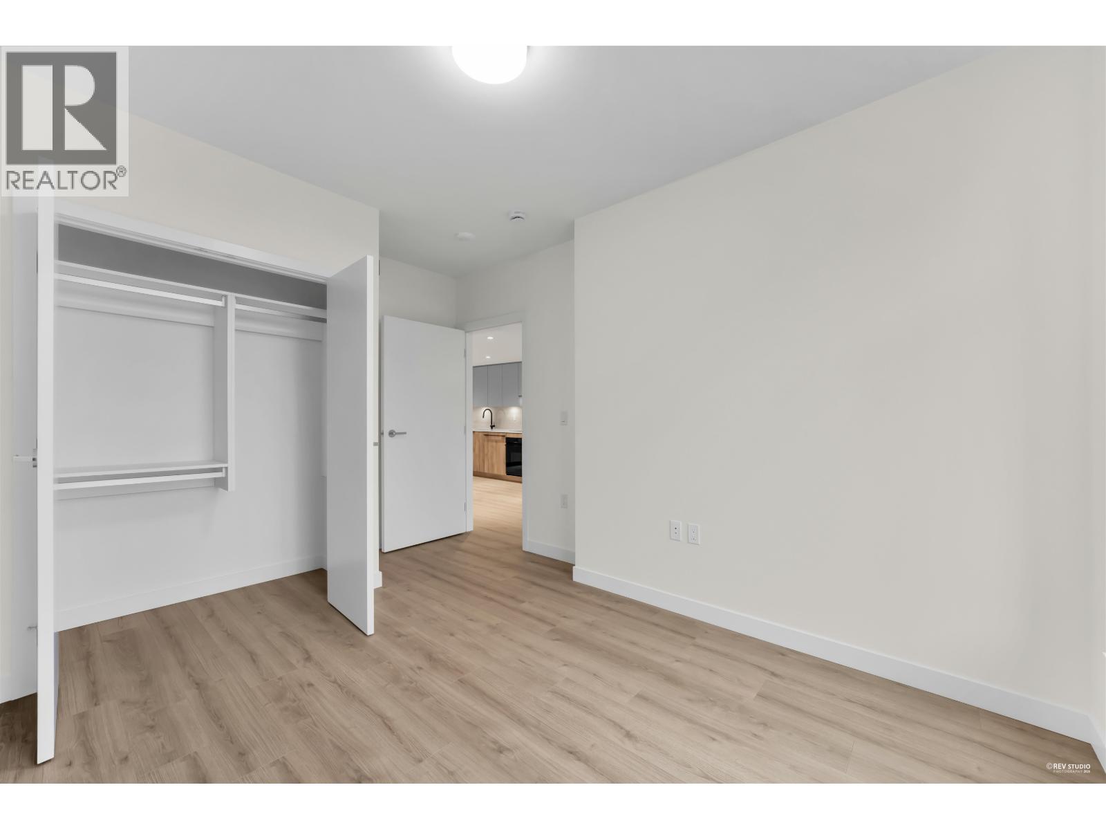 401 755 HARBOURSIDE DRIVE, North Vancouver