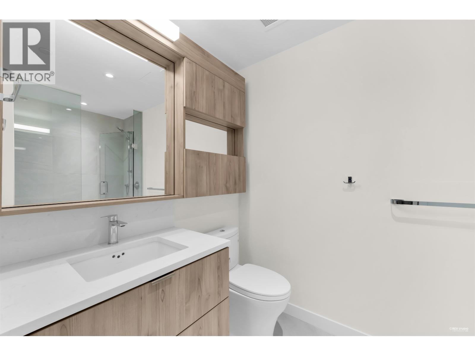 401 755 HARBOURSIDE DRIVE, North Vancouver