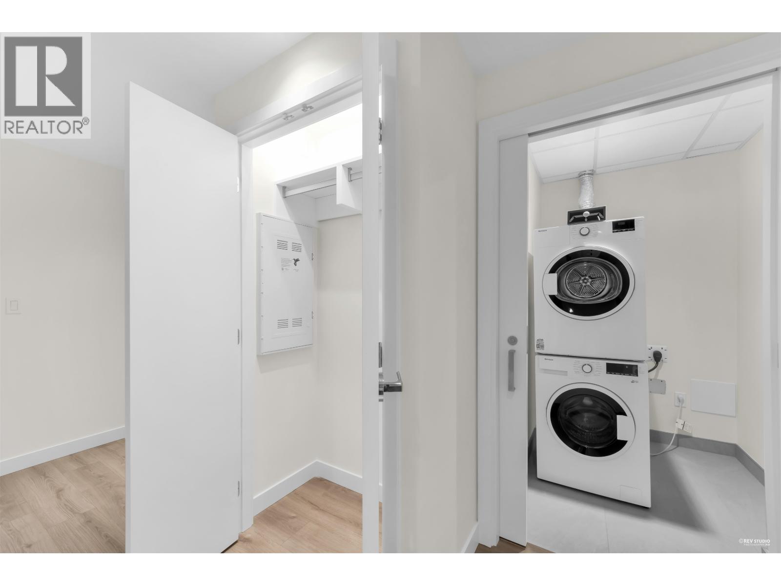 401 755 HARBOURSIDE DRIVE, North Vancouver