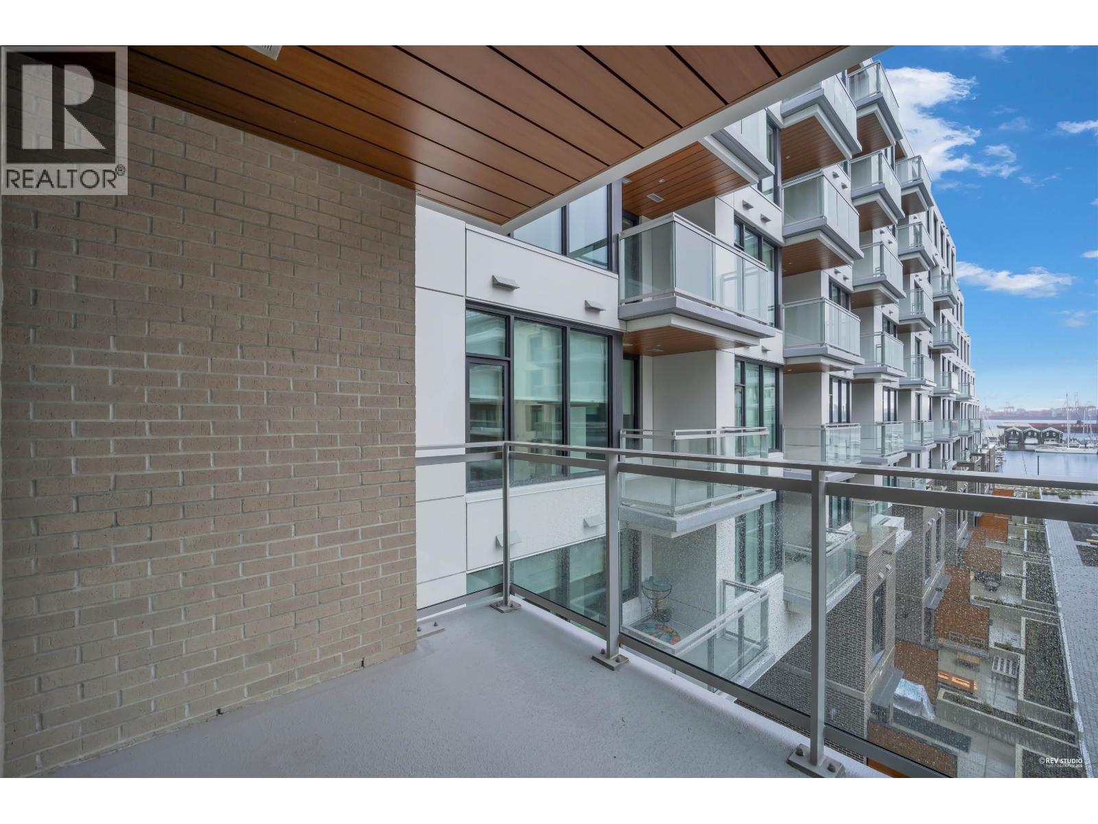 401 755 HARBOURSIDE DRIVE, North Vancouver