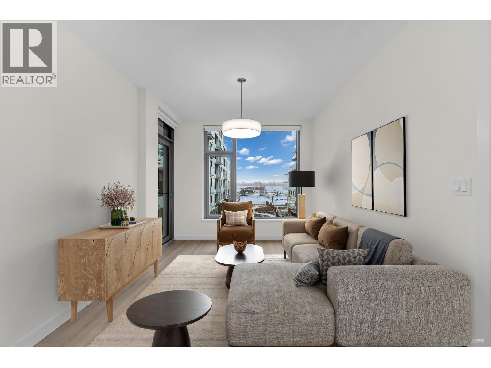 401 755 HARBOURSIDE DRIVE, North Vancouver