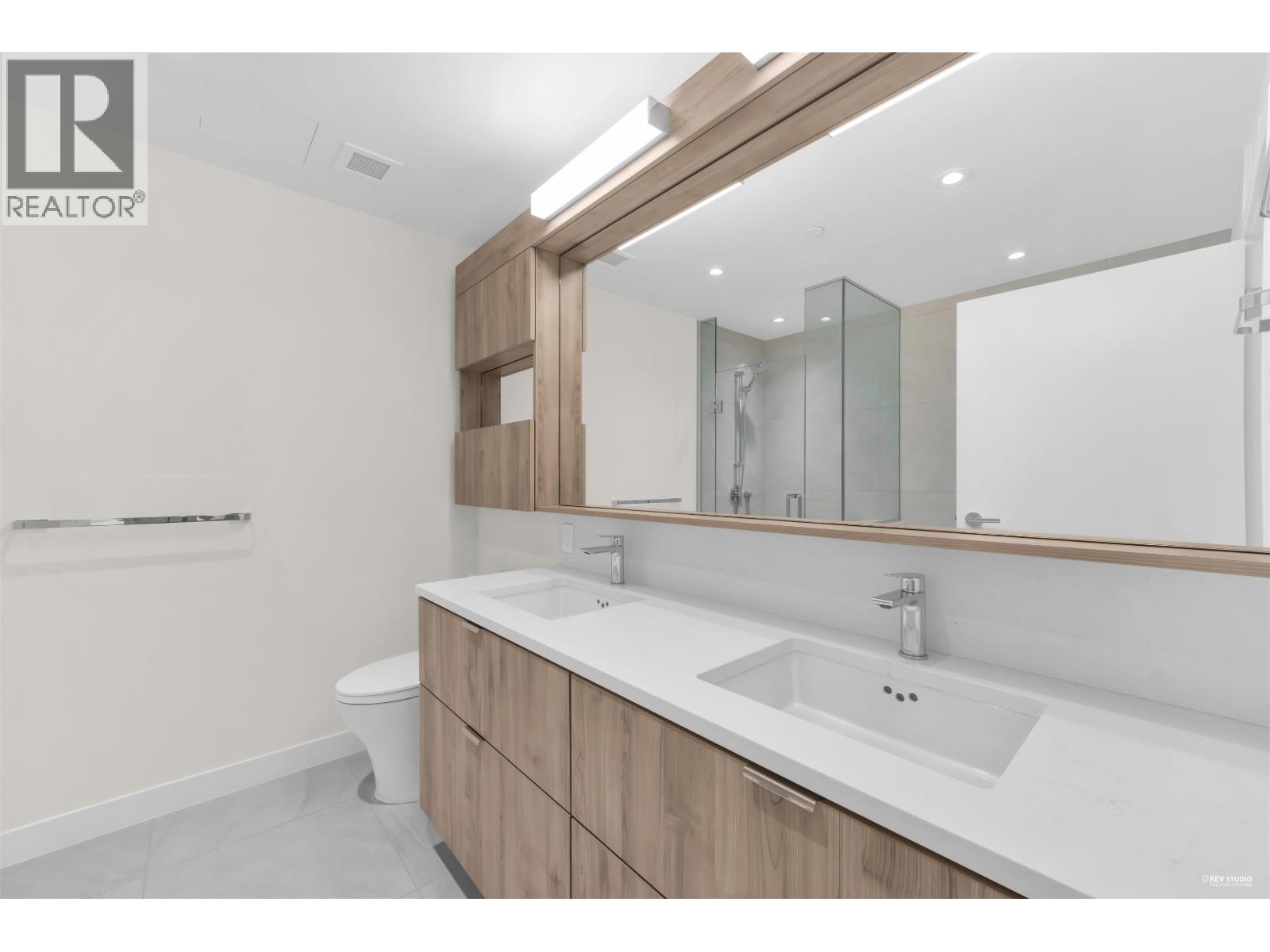 401 755 HARBOURSIDE DRIVE, North Vancouver