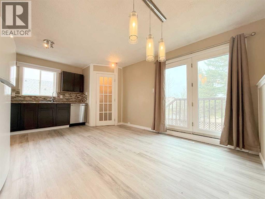 3209 45 Avenue - photo 3