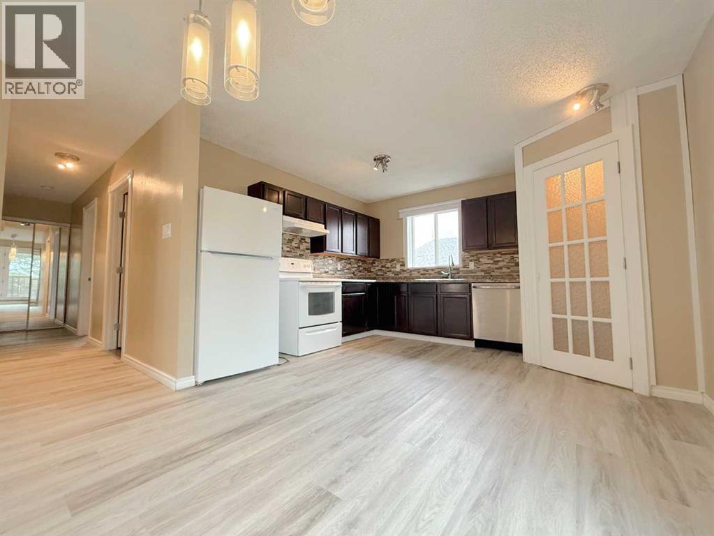 3209 45 Avenue - photo 4